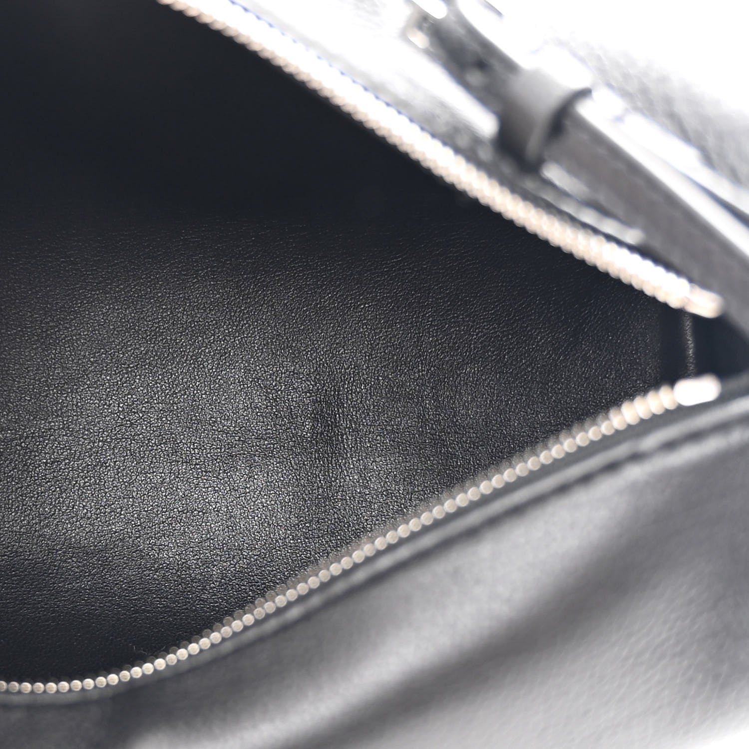 The Row Grained Calfskin 90's Bag Black 4 of 8