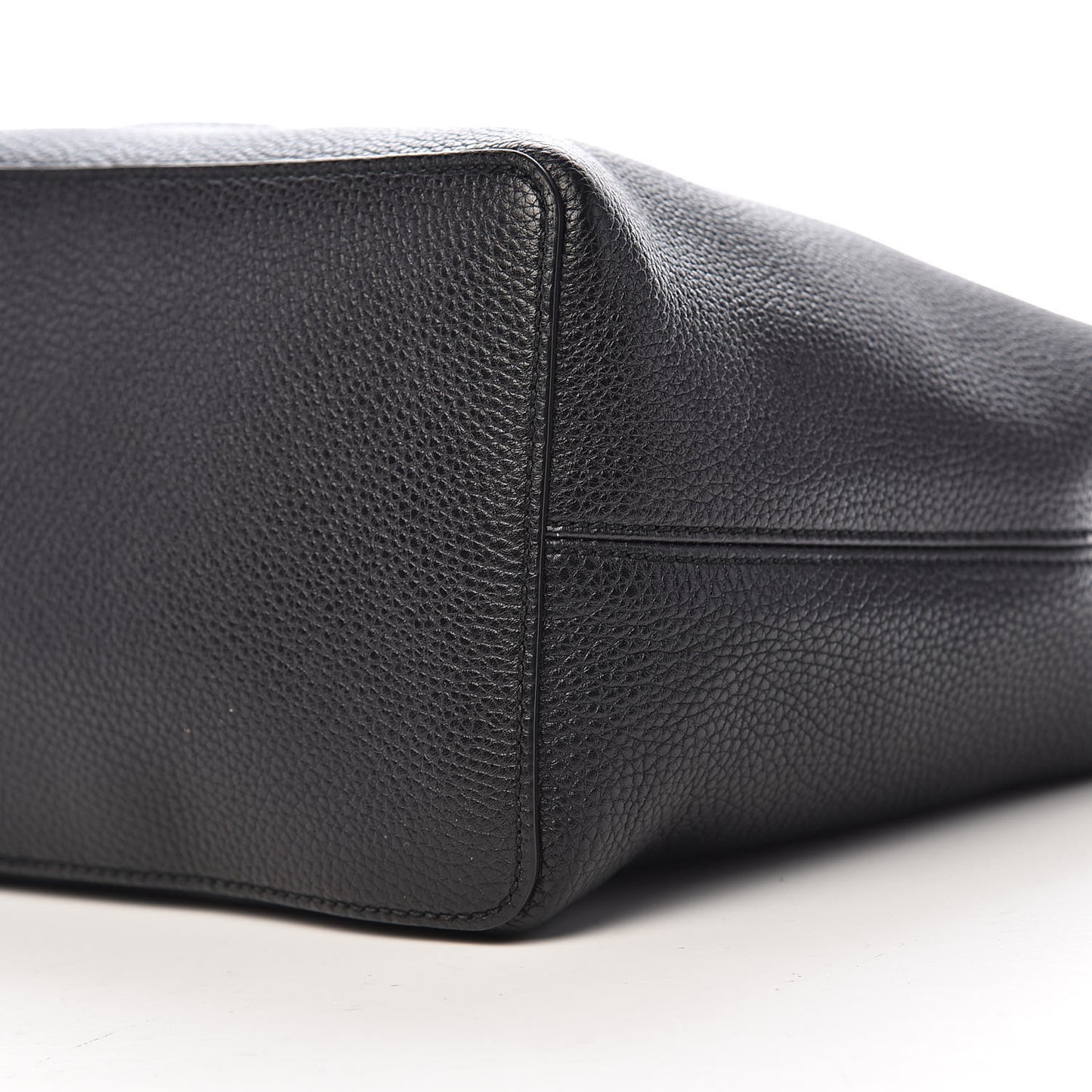 Pebbled Calfskin Large Soho Hobo Black