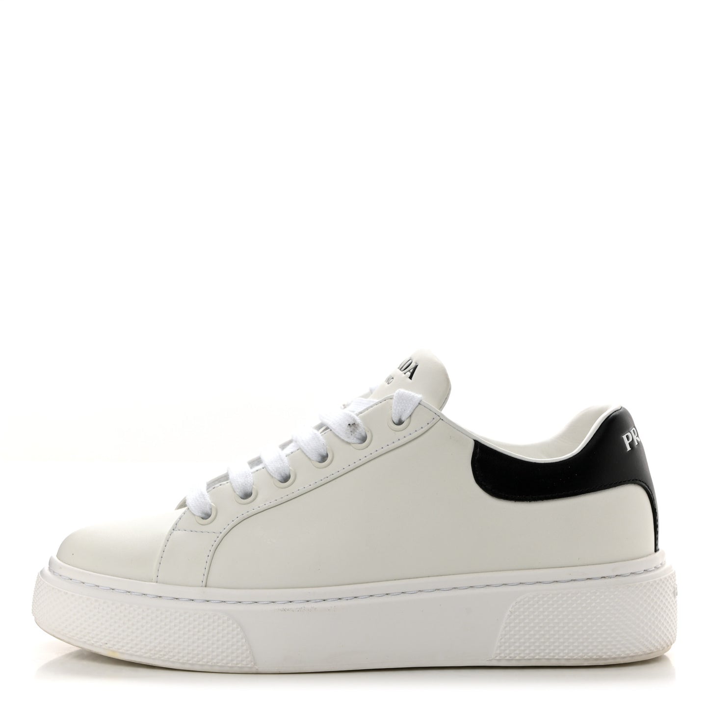 Vitello Soft Rubber Logo Womens Low Top Sneakers 35.5 White Black