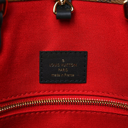 Louis Vuitton Reverse Monogram Giant Onthego MM 6 of 9