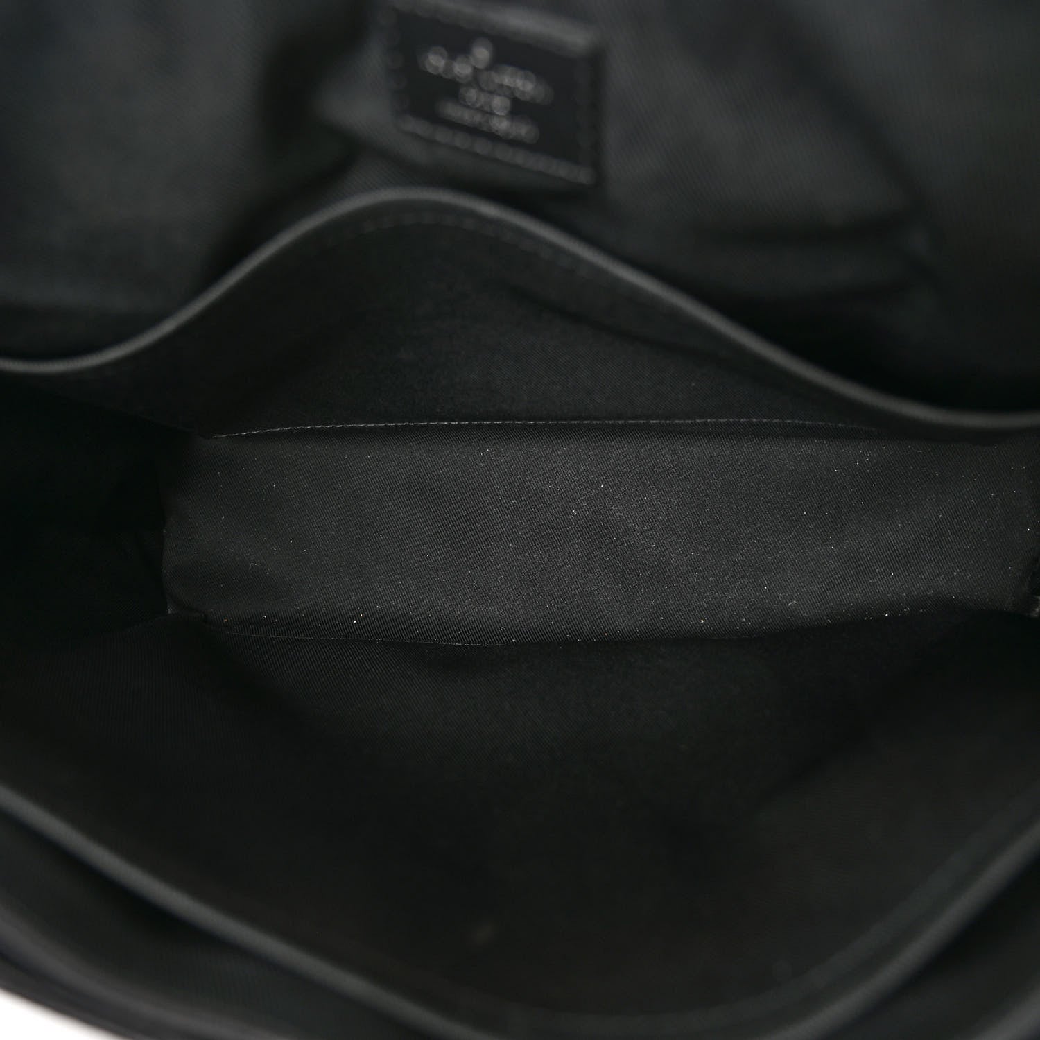 Louis Vuitton Monogram Eclipse District MM 5 of 9