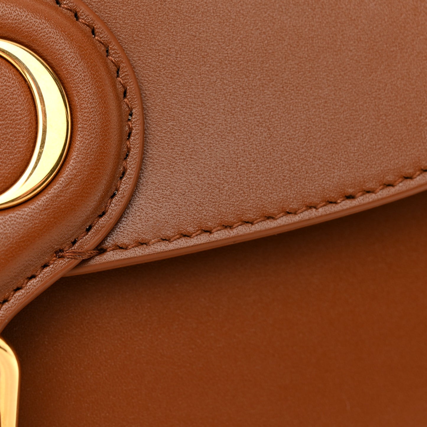 Box Calfskin Medium Bobby Flap Camel