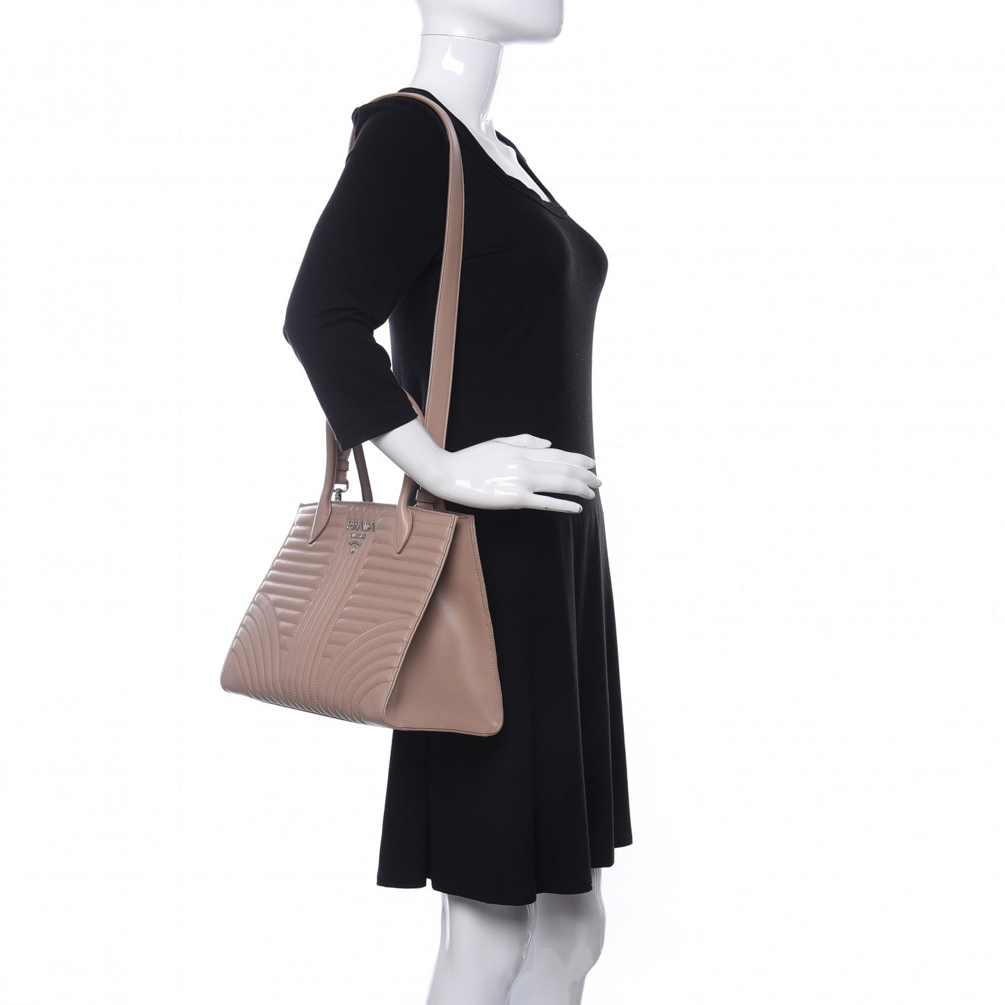 Soft Calfskin Impunture Diagramme Tote Cipria