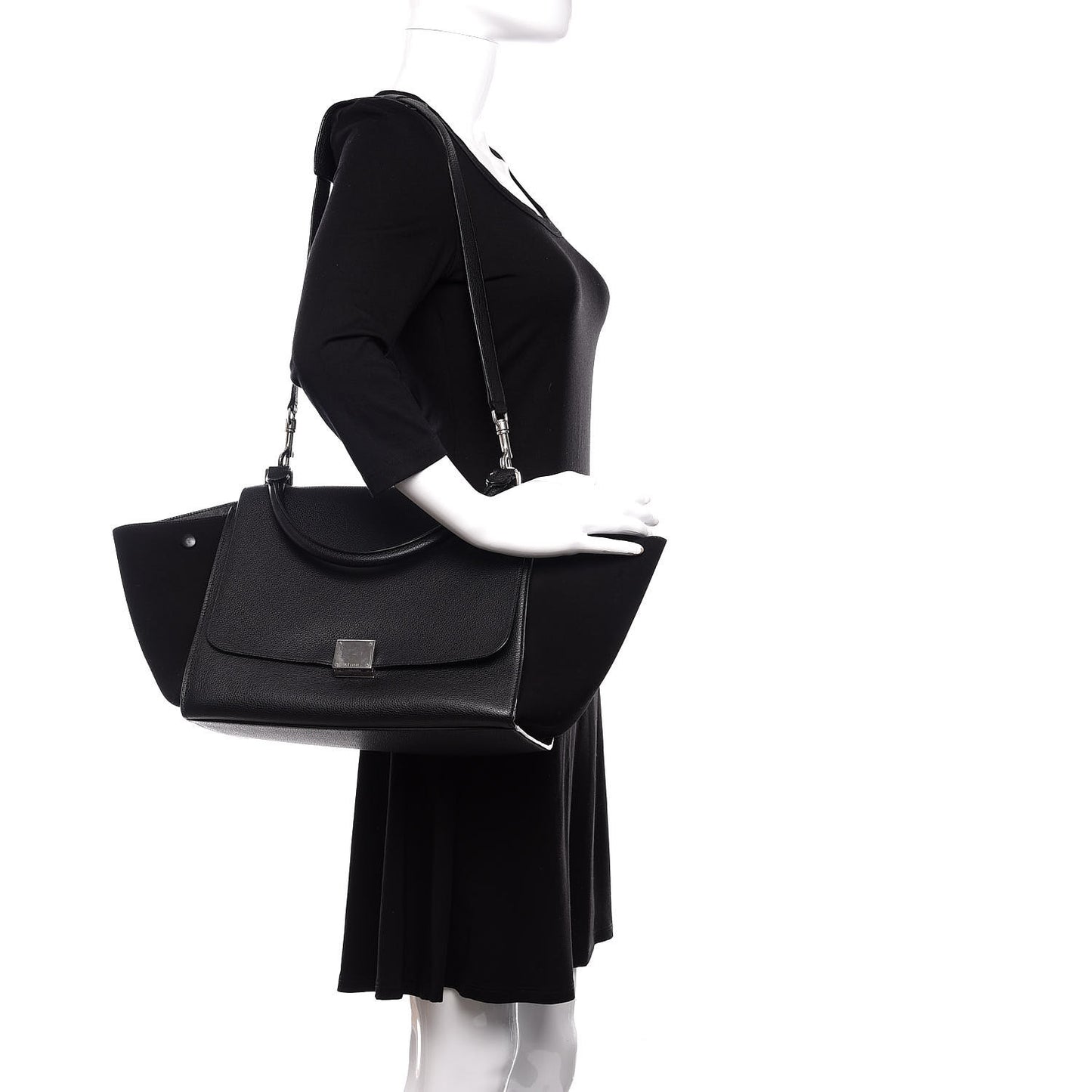 Drummed Calfskin Suede Medium Trapeze Black