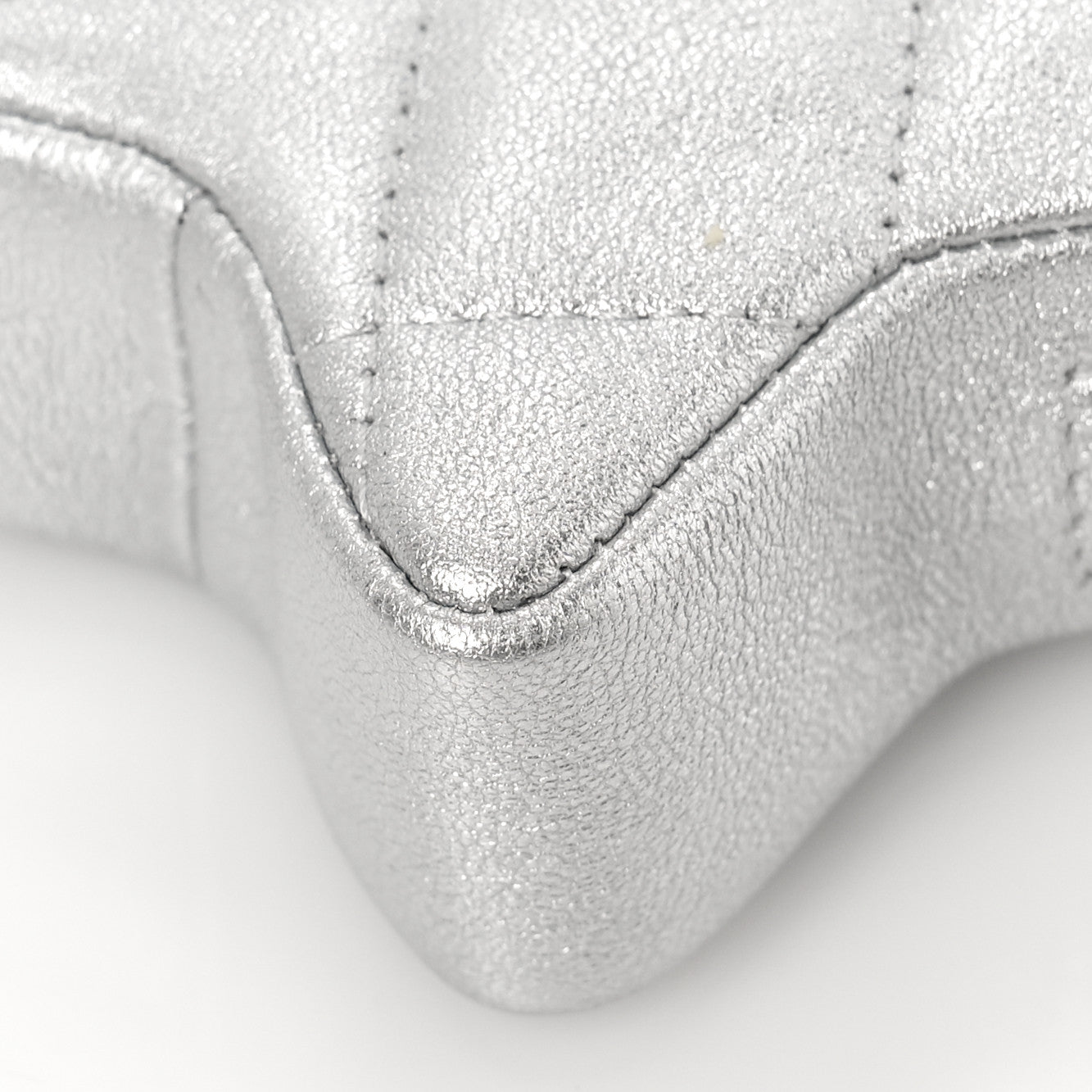 Metallic Lambskin Walk Of Fame Star Clip On Coin Purse Silver
