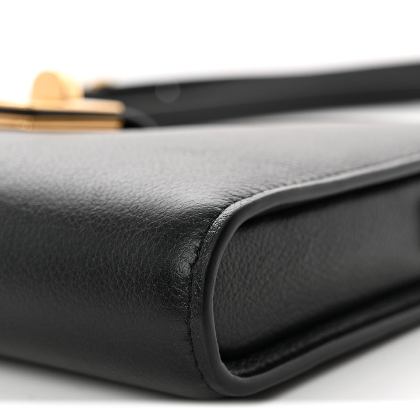 Grained Calfskin 16 Pochette Black