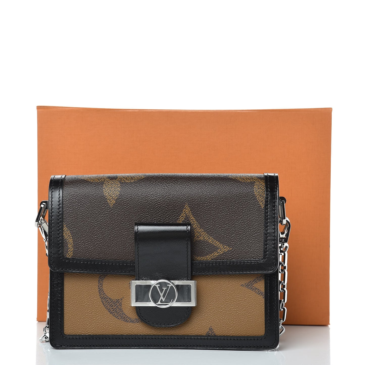 Reverse Monogram Giant Dauphine MM