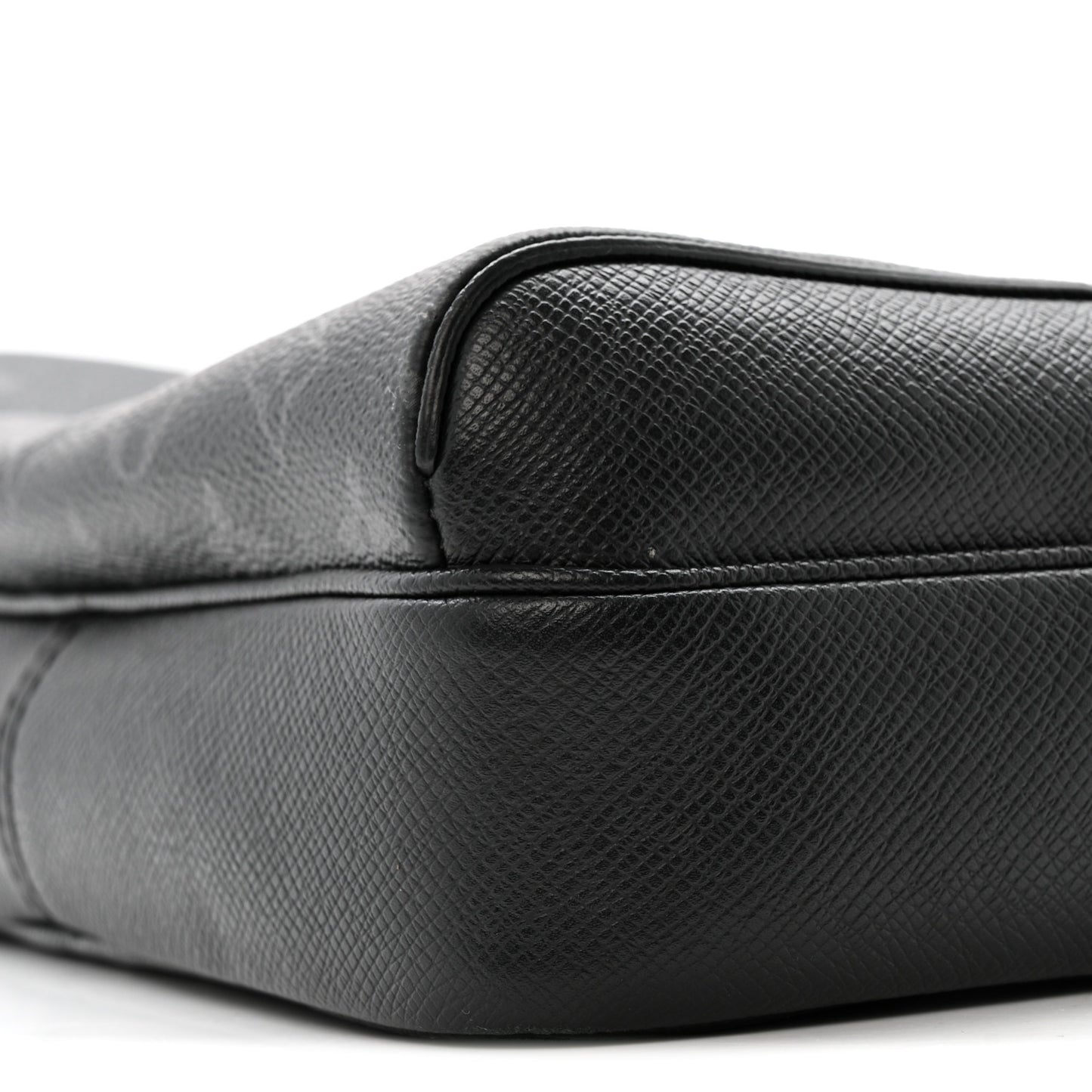 Taiga Monogram Eclipse Outdoor Messenger Black