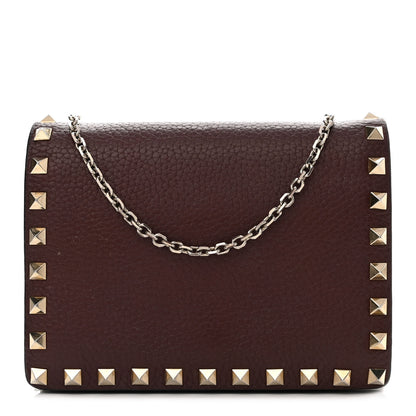 Valentino Garavani Pebbled Calfskin Rockstud Wallet on Chain Rubin 1 of 12