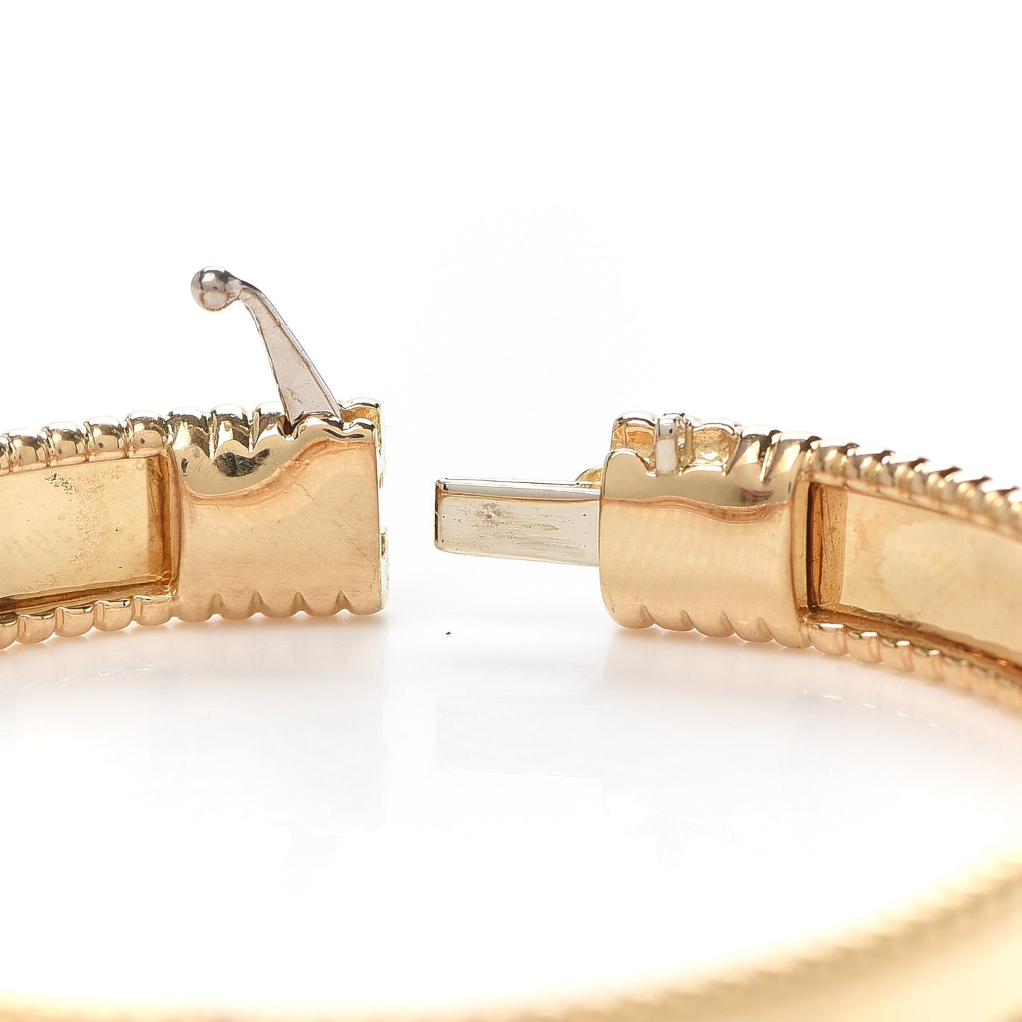 18K Rose Gold Perlee Signature Bangle Bracelet M