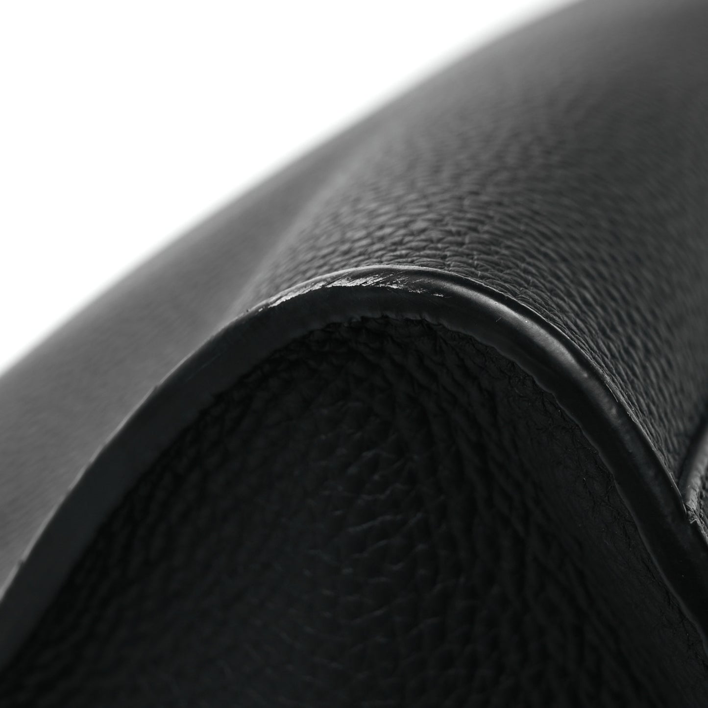 Grained Calfskin Soft Margaux 17 Black