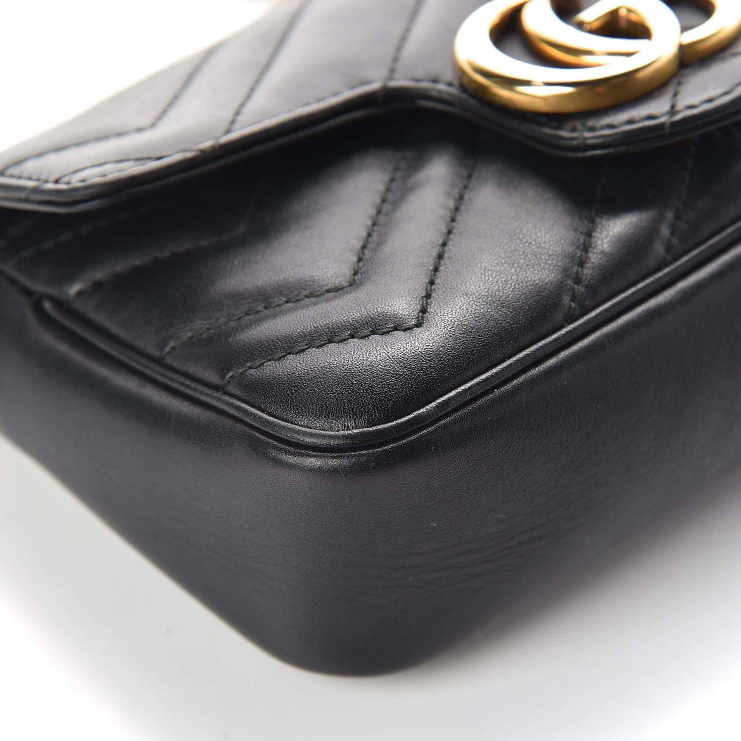 Calfskin Matelasse Super Mini GG Marmont Shoulder Bag Black