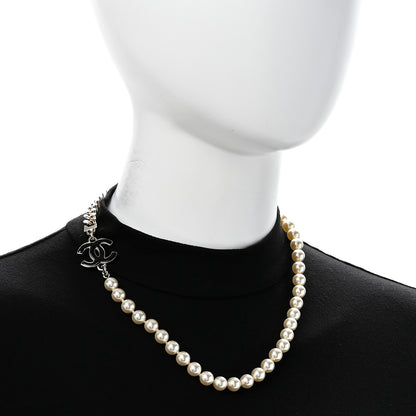 Chanel Pearl Resin CC Choker Necklace Gold White Black 2 of 6