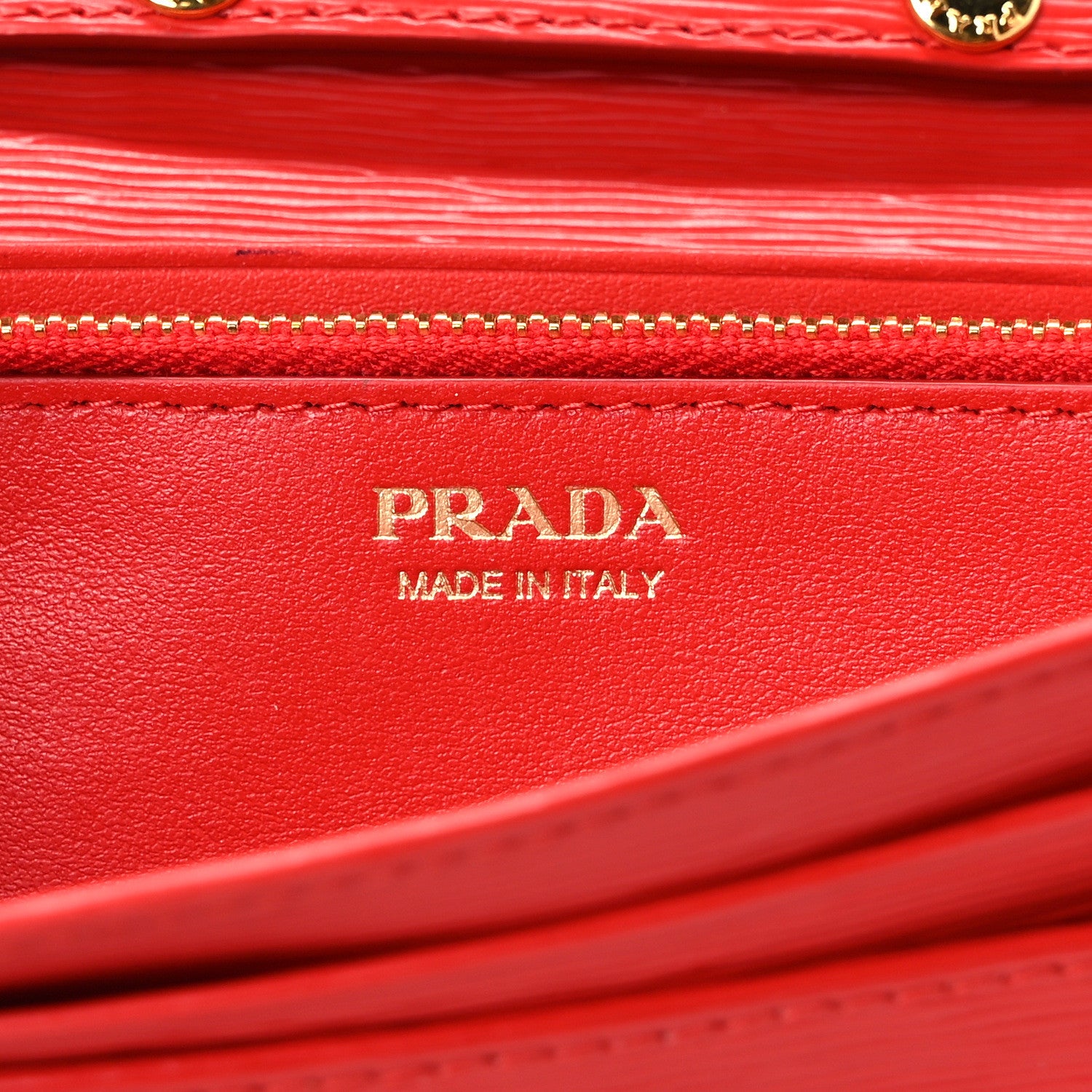 Prada Vitello Move Metal Oro Chain Wallet Lacca 6 of 9