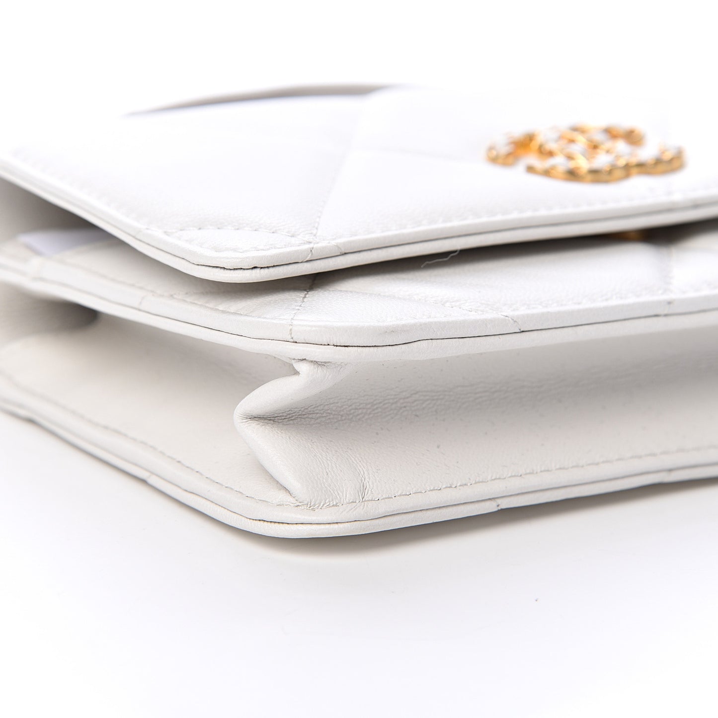 Goatskin Quilted 19 Wallet On Chain WOC White