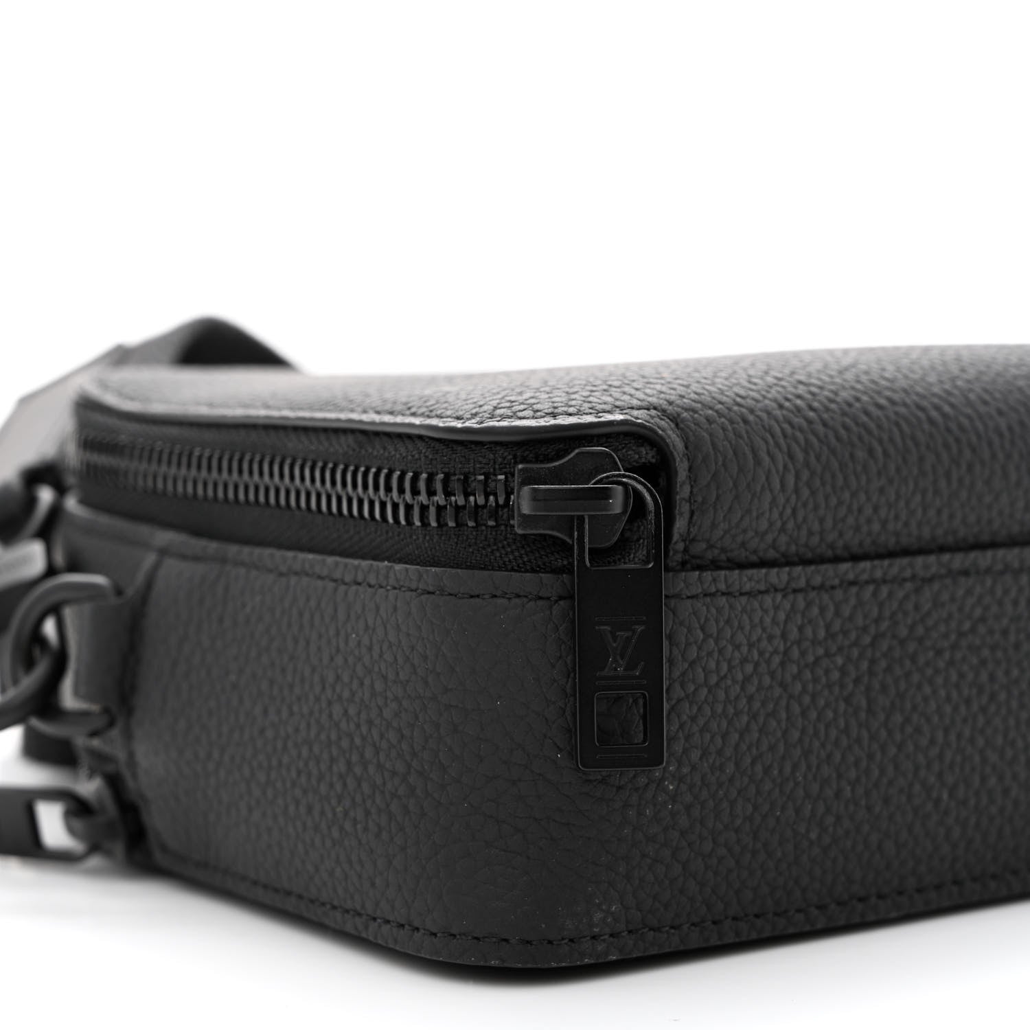 Louis Vuitton Calfskin Aerogram Alpha Wearable Wallet Black 9 of 11