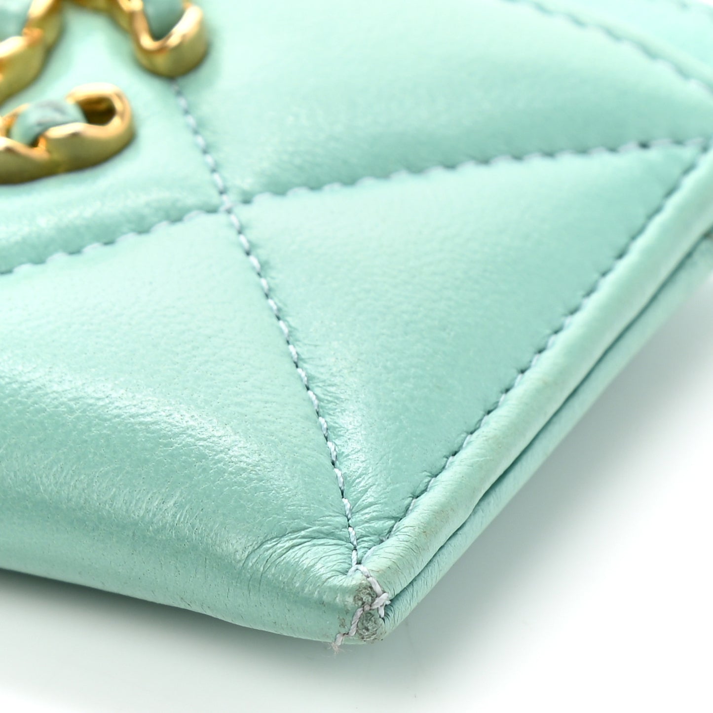 Lambskin Quilted Chanel 19 Card Holder Green