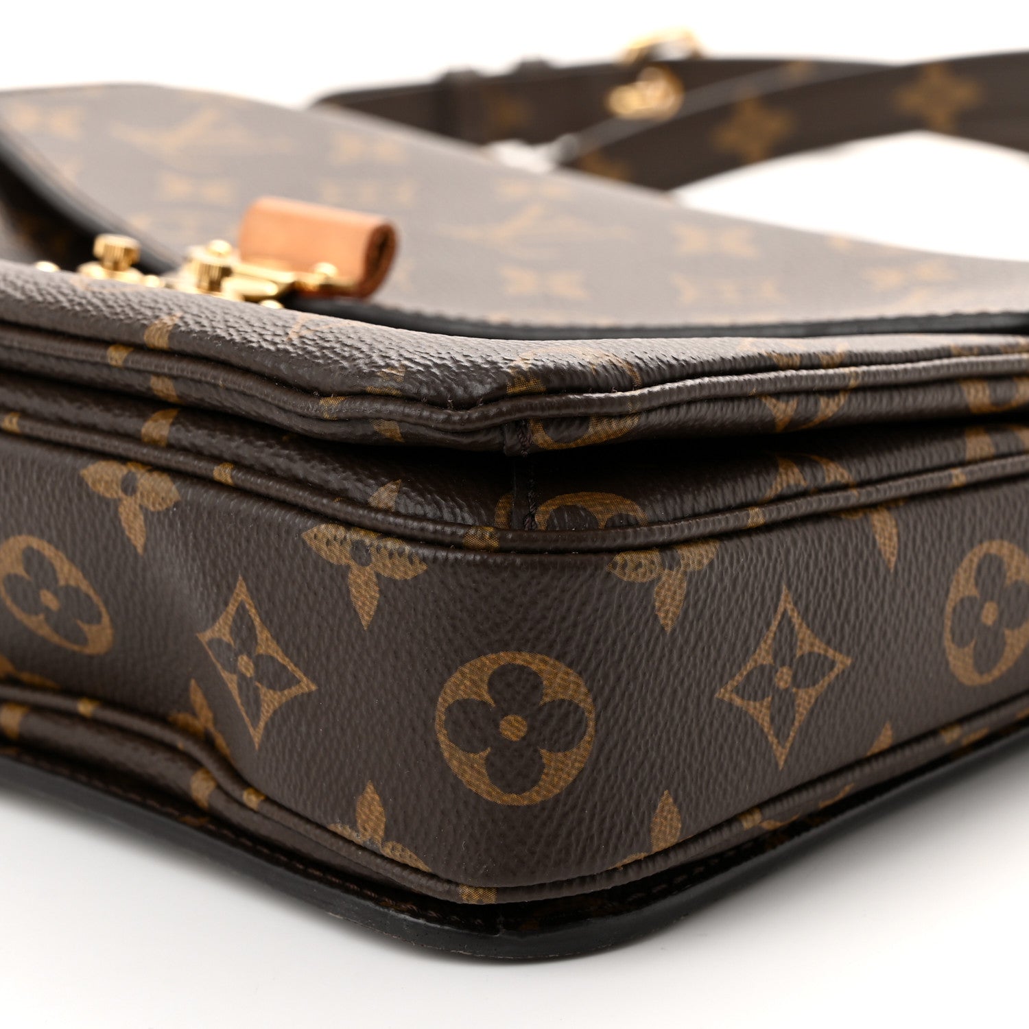 Louis Vuitton Monogram Pochette Metis 9 of 10