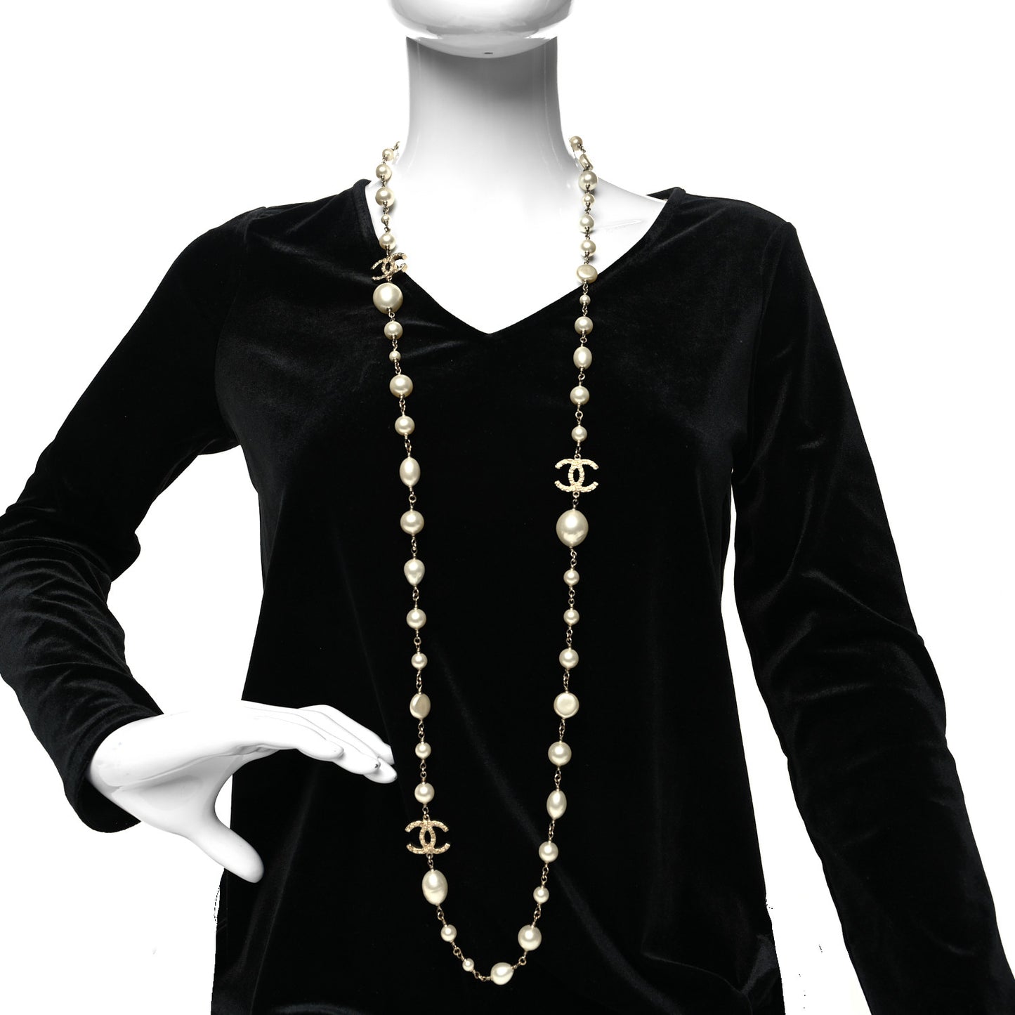 Graduated Pearl CC Long Necklace Gold