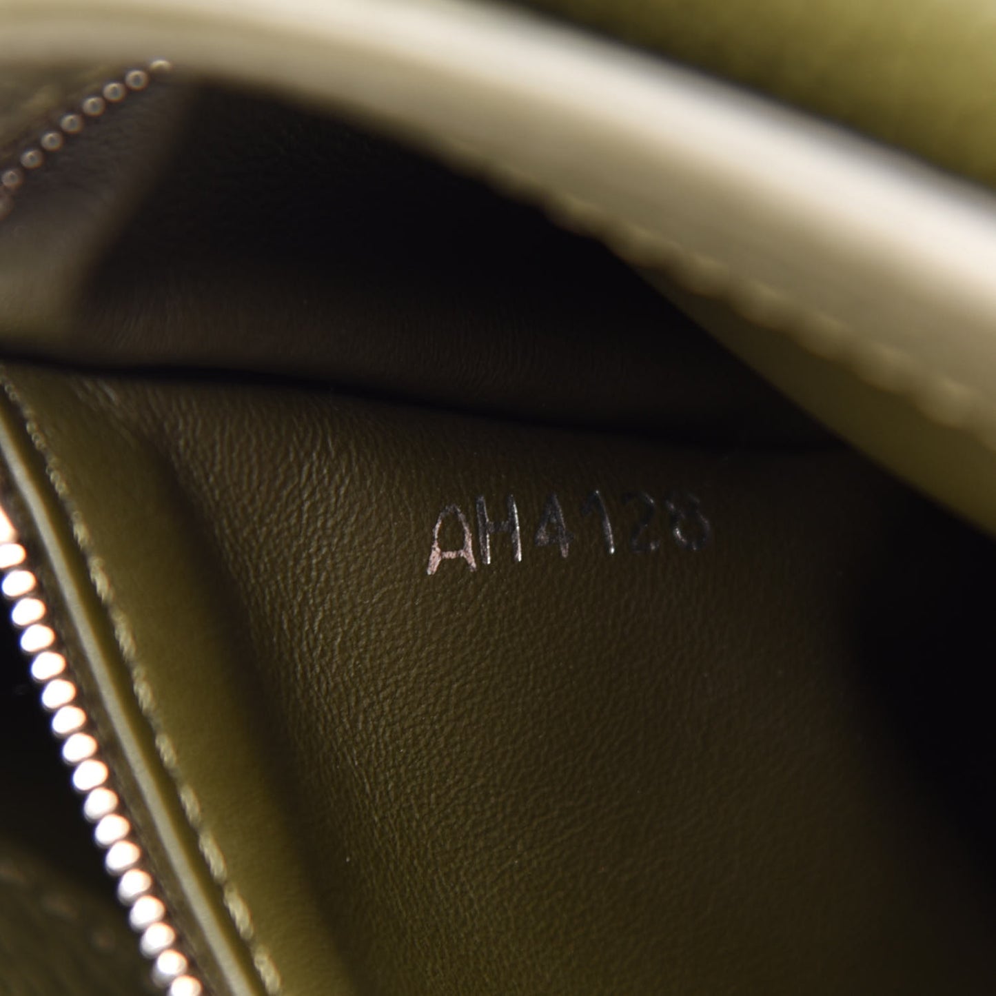 Taurillon Ayers Capucines PM Khaki