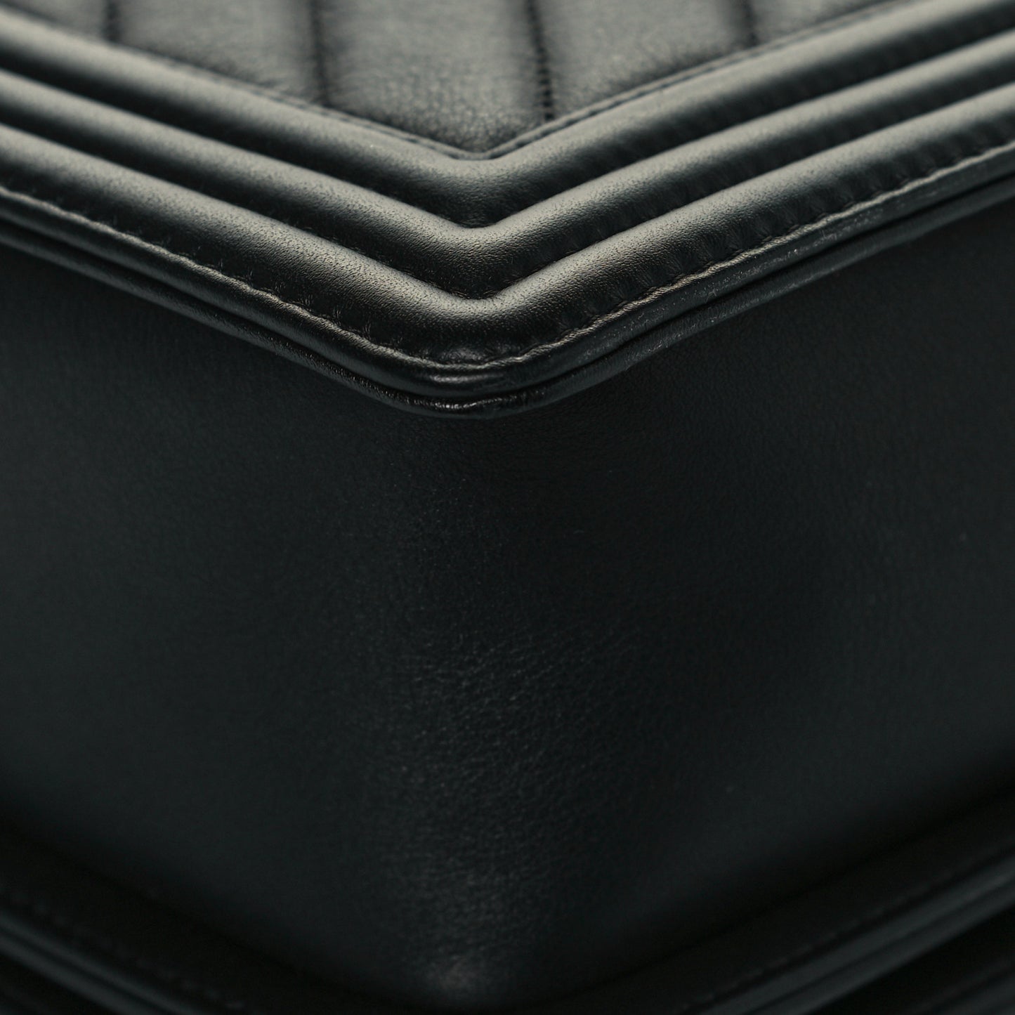 Calfskin Chevron Quilted New Medium Boy Flap Black