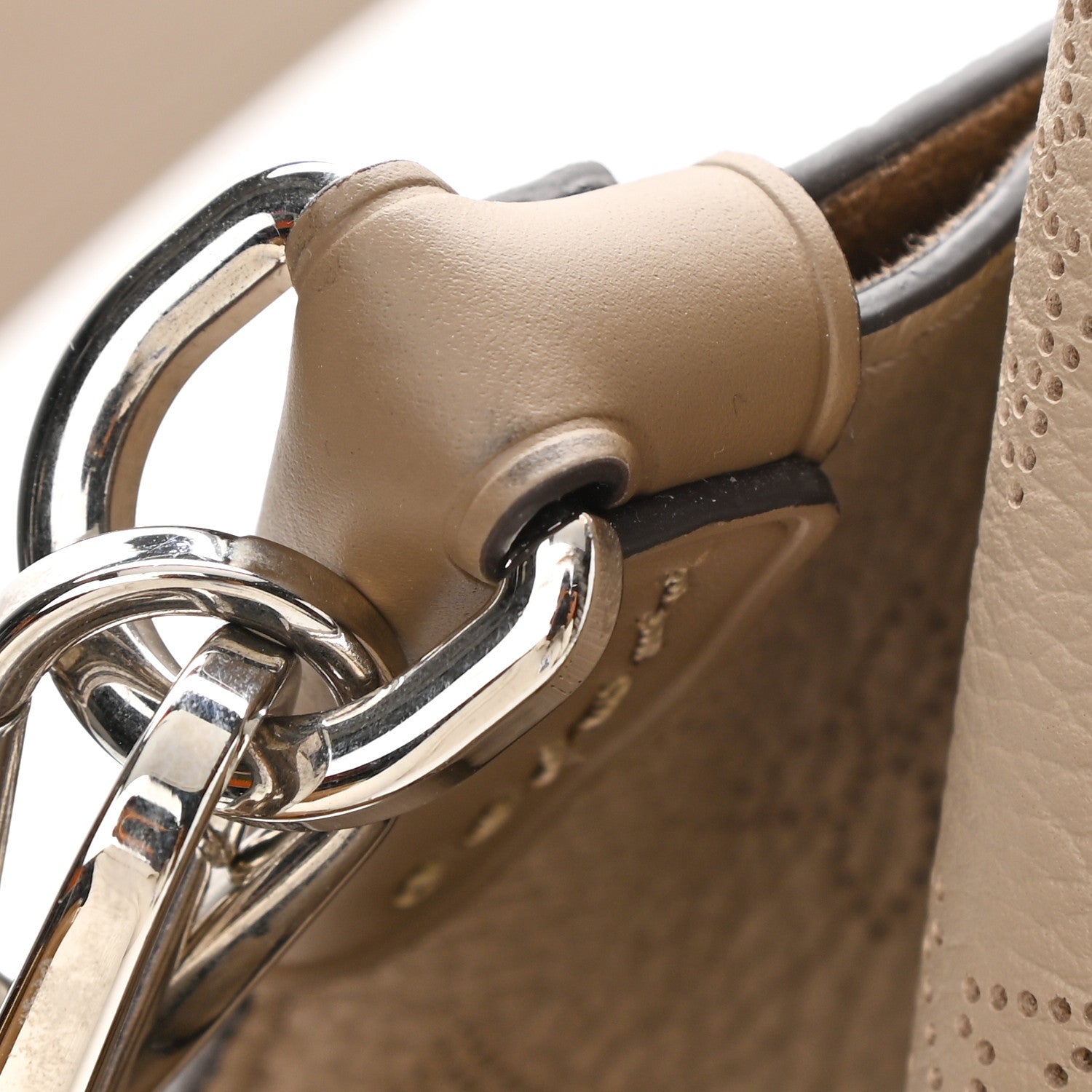 Louis Vuitton Mahina Muria Galet 11 of 11