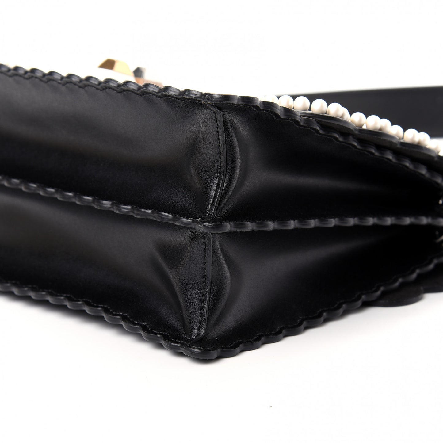 Vitello Liberty Pearl Bi-Color Flowers and Bows Scalloped Studded Kan I Shoulder Bag Black Camelia