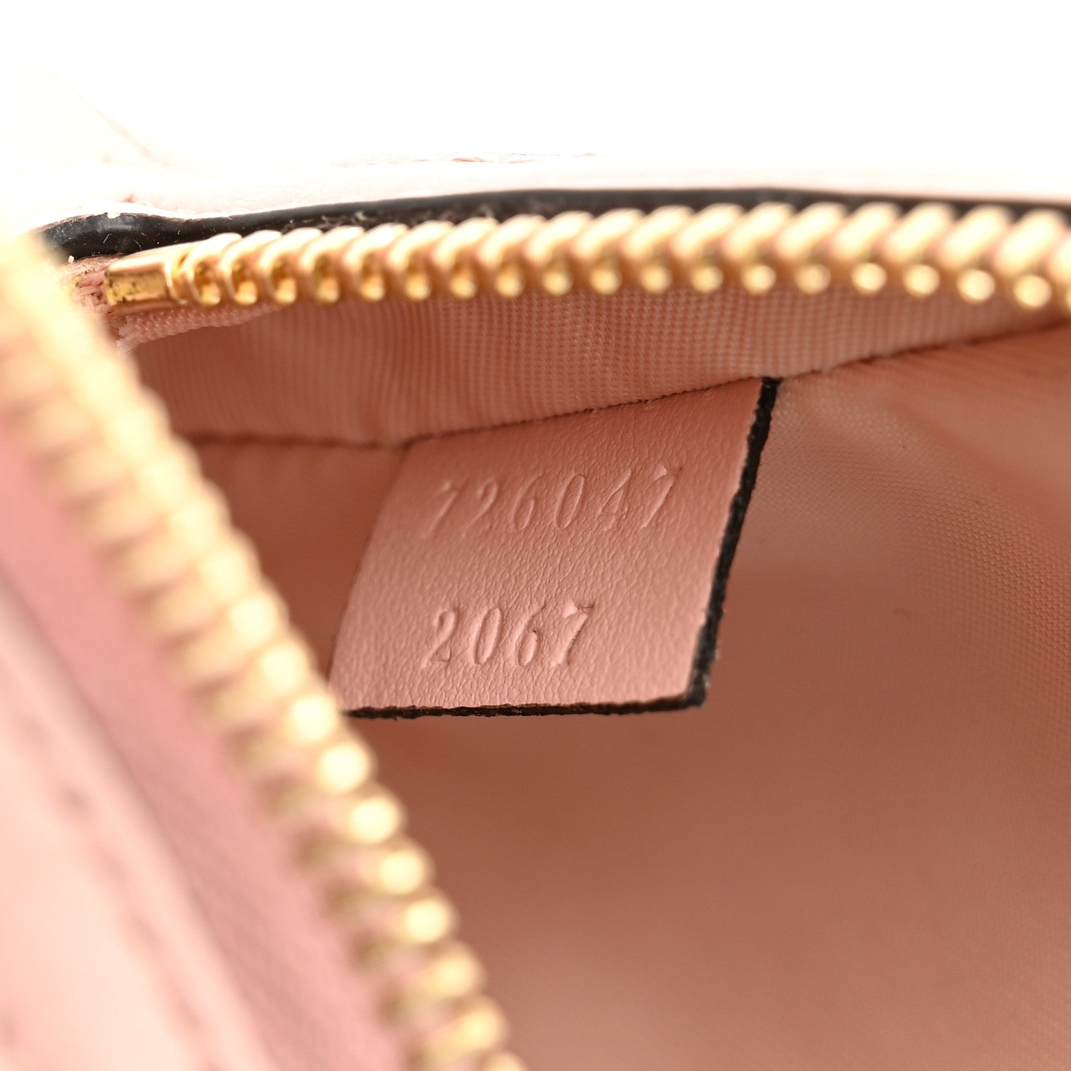Gucci Calfskin GG Matelasse Beauty Case Perfect Pink 7 of 8