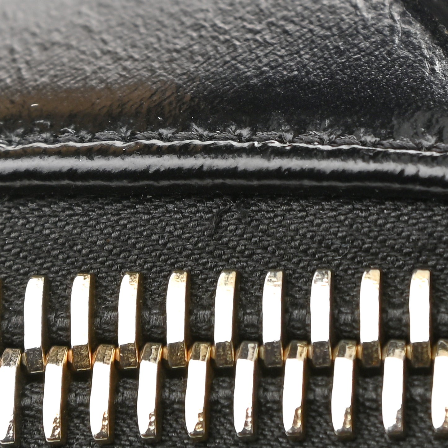 Shiny Lord Calfskin Medium Antigona Black