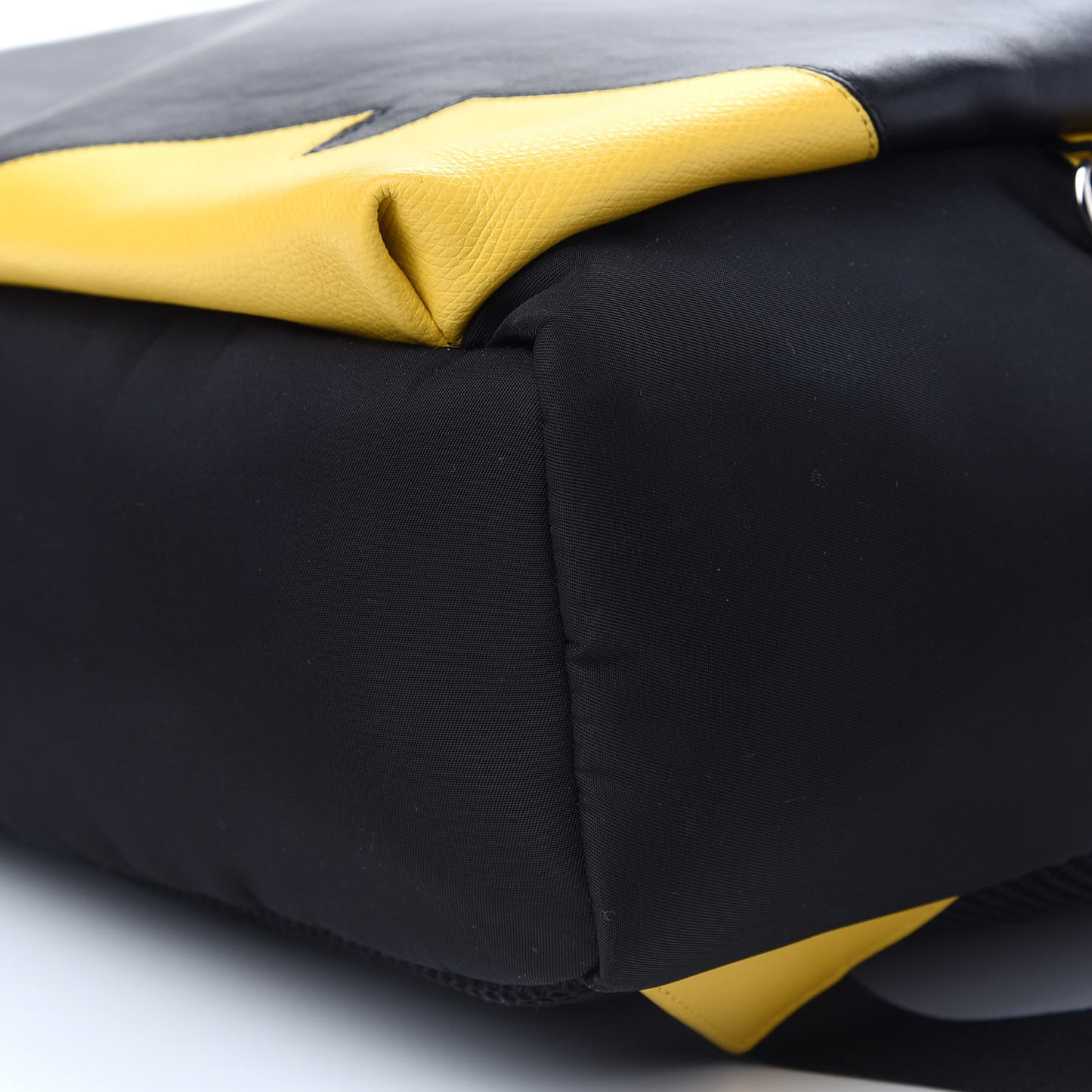 Nylon Vitello Grace Cruise Corner Bugs Pouch Pocket Backpack Black Sunflower