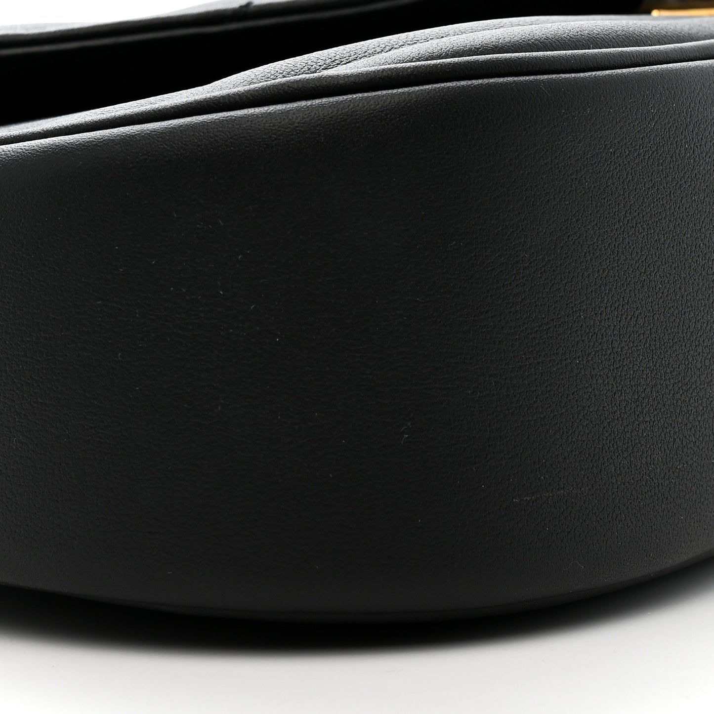 Calfskin New Wave Chain MM Black