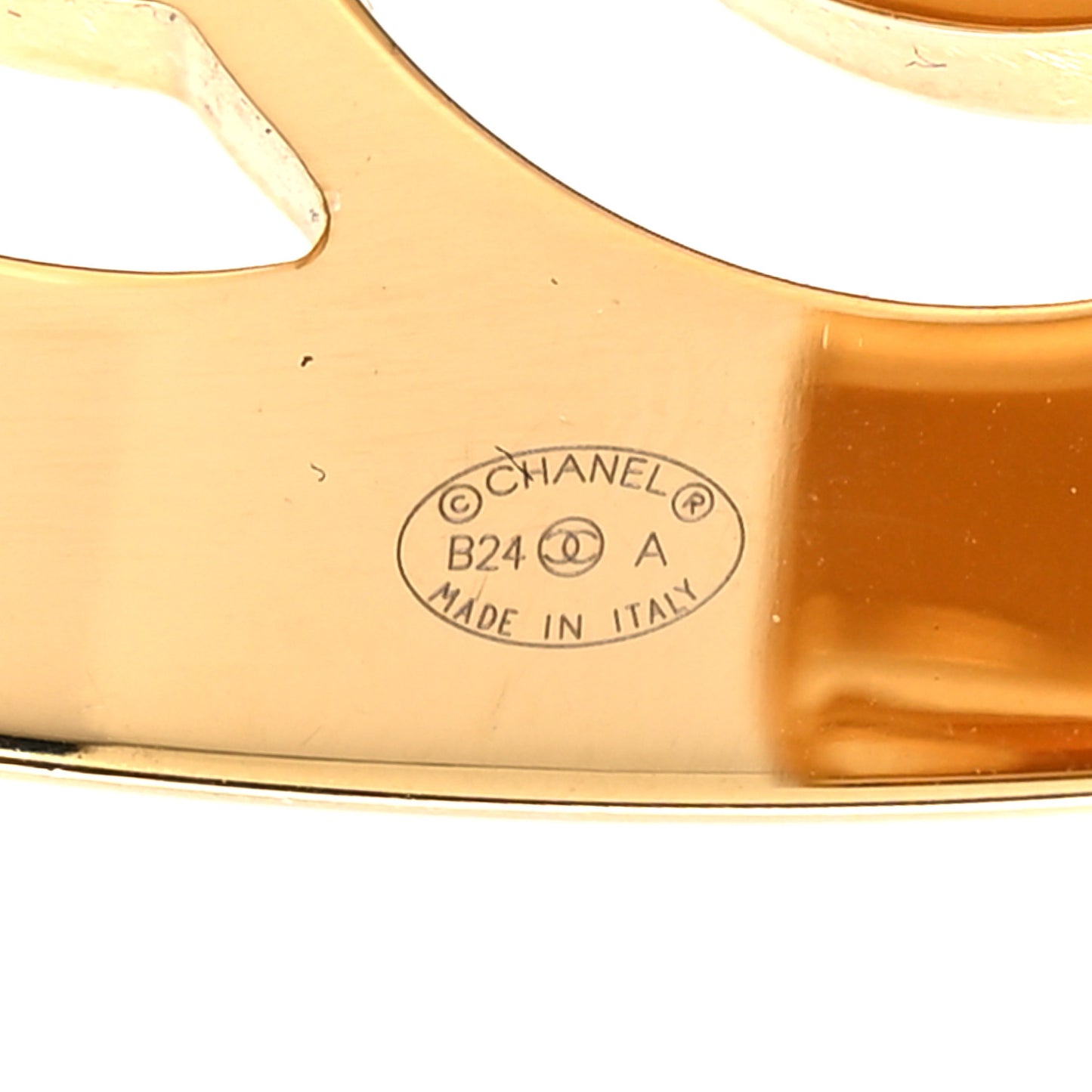 Metal Resin CC Cuff Cutout M Gold White