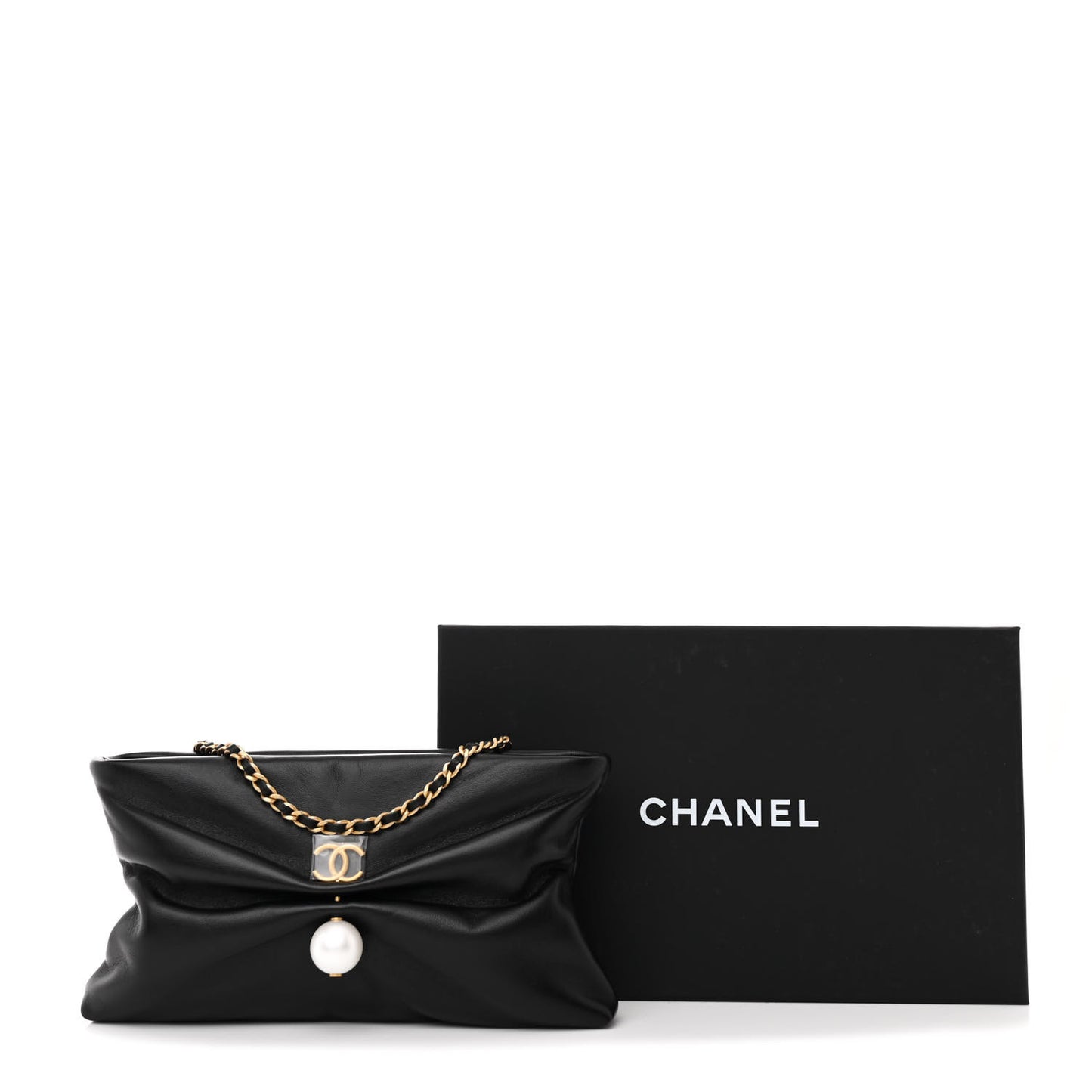 Shiny Lambskin Pearl Clutch With Chain Black