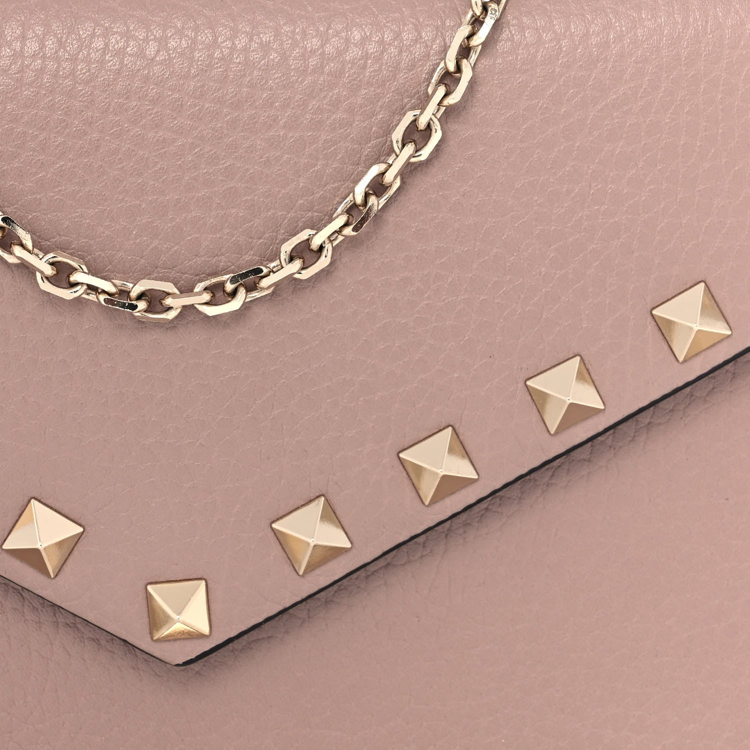 Valentino Garavani Pebbled Calfskin Rockstud Envelope Wallet on Chain Poudre 10 of 11