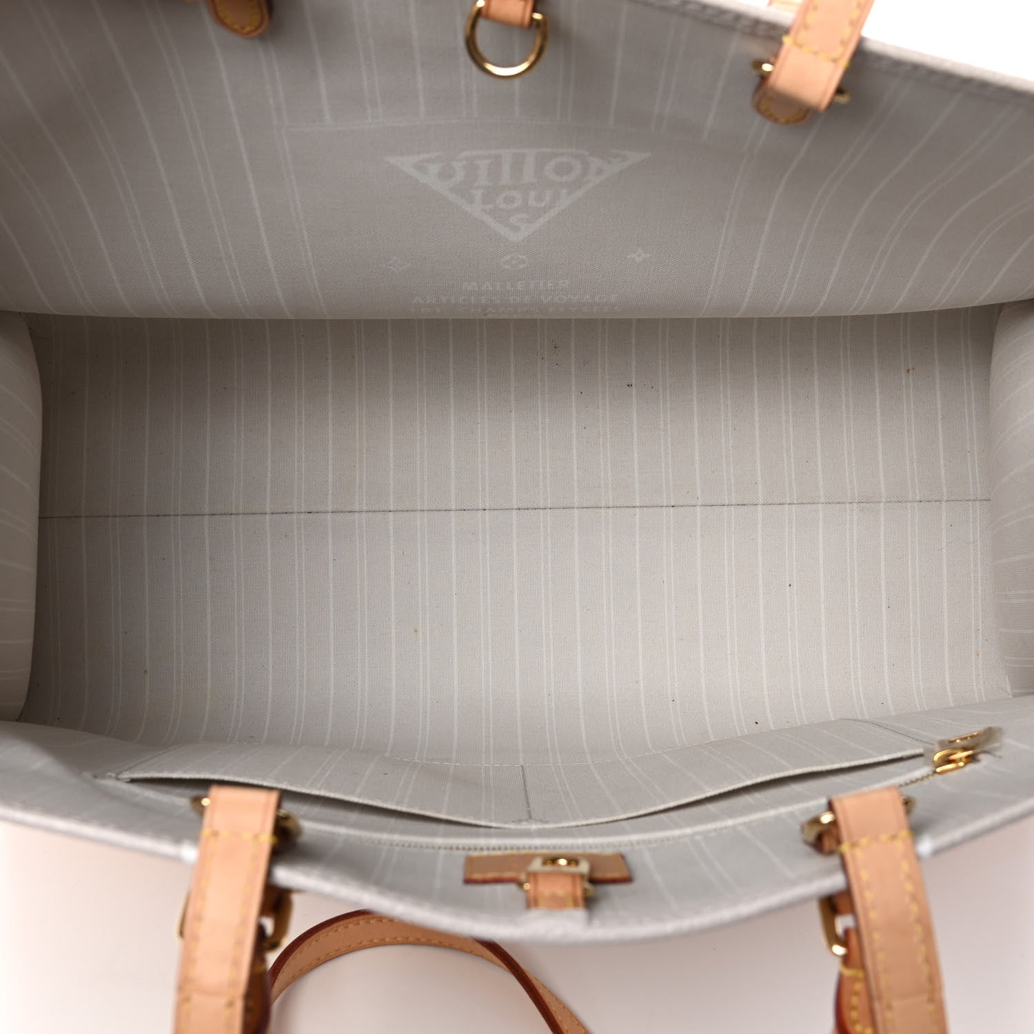 Louis Vuitton Monogram Giant By The Pool Onthego GM Brume 4 of 6