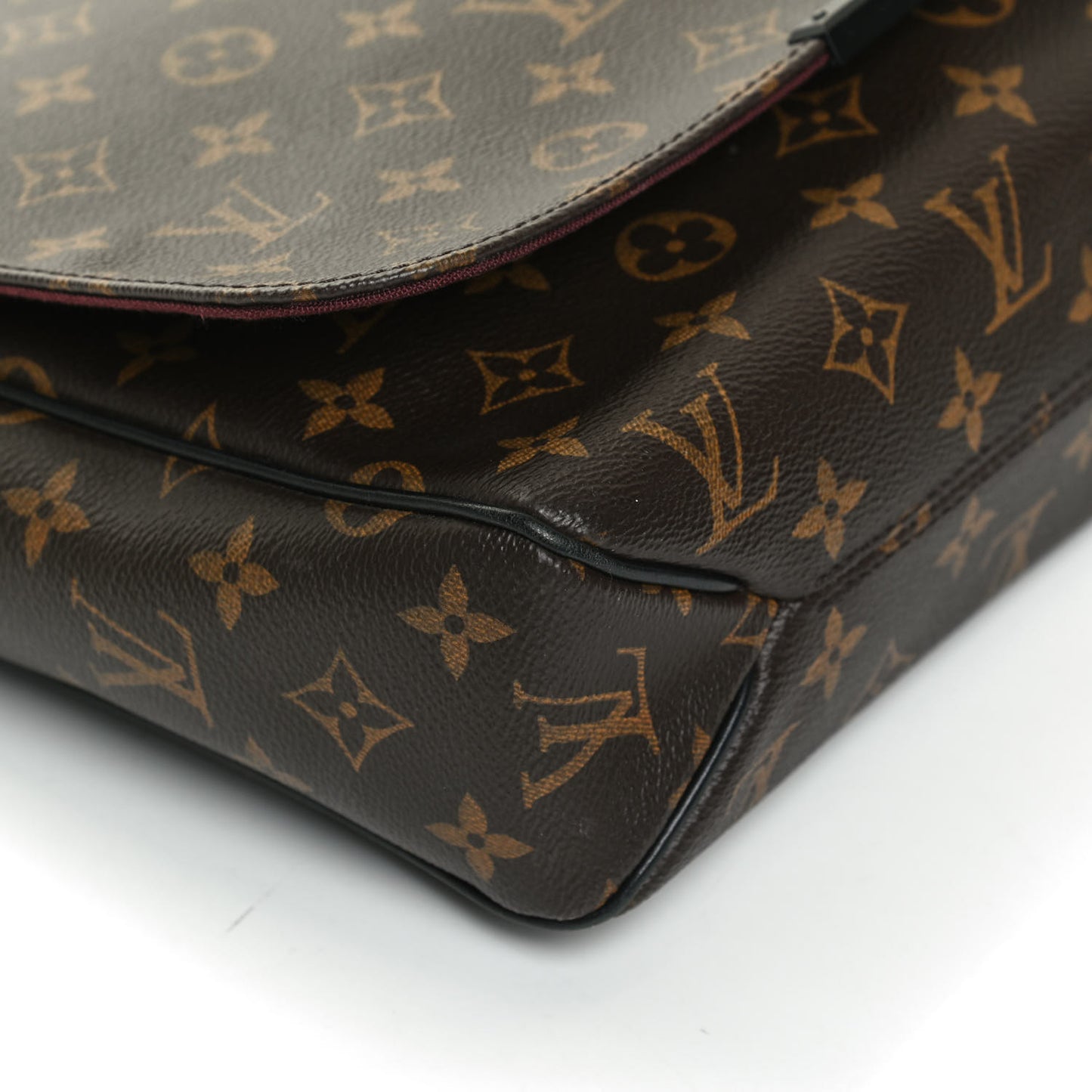 Monogram Macassar District MM