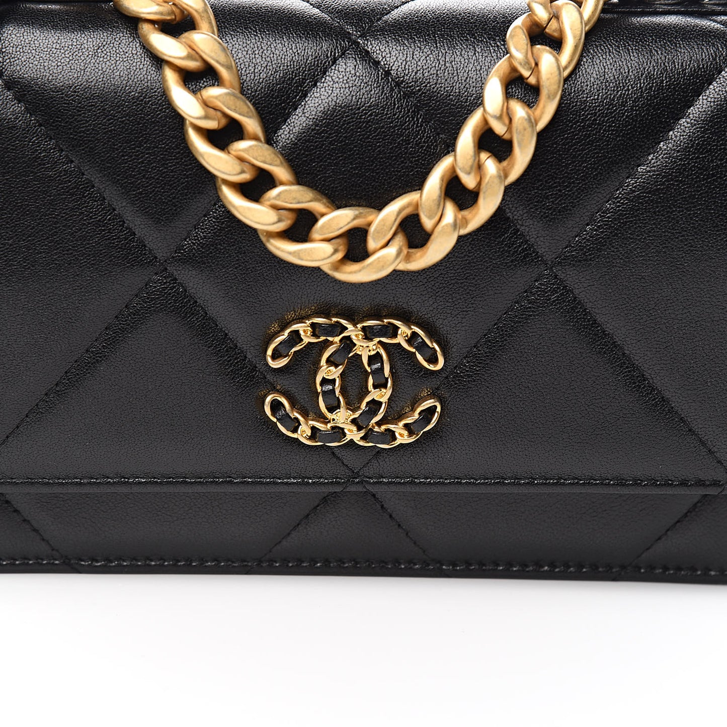 Goatskin Quilted 19 Wallet On Chain WOC Black