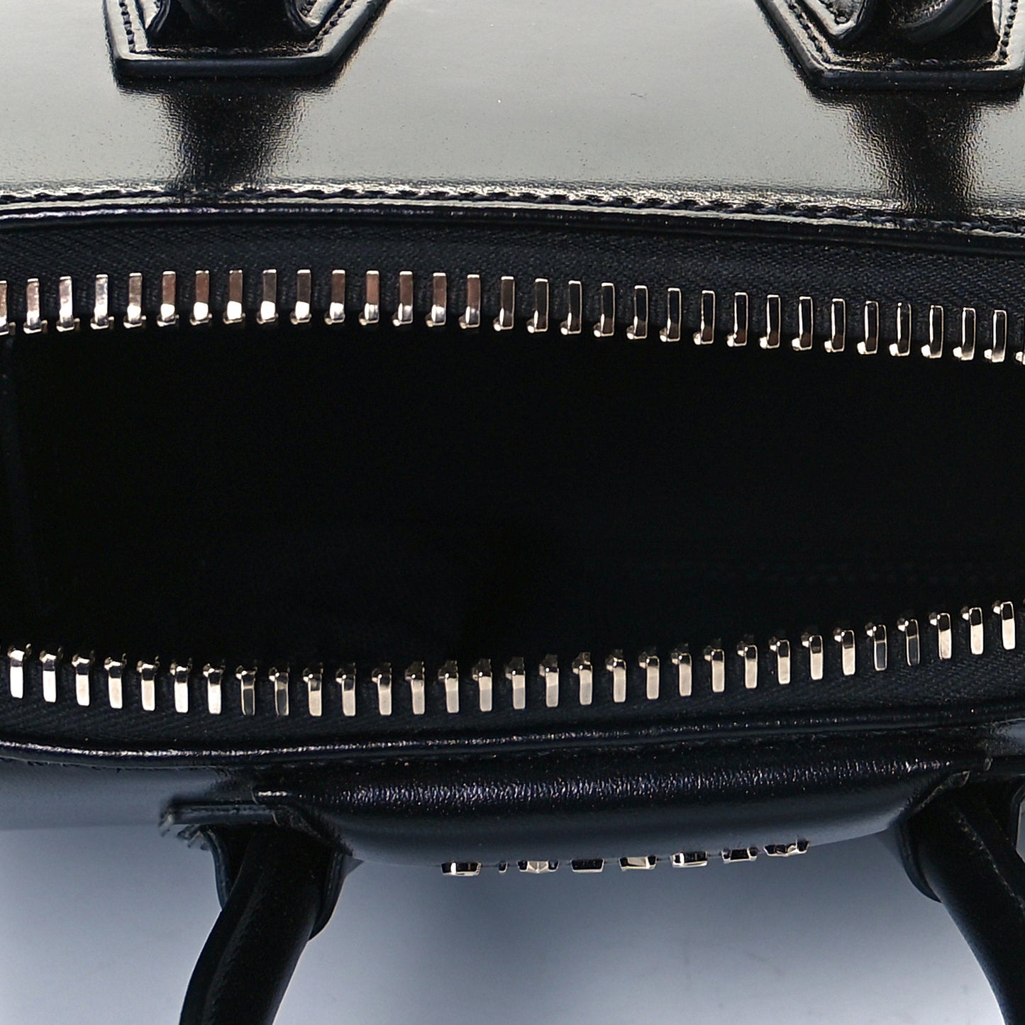 Shiny Lord Calfskin Mini Antigona Black