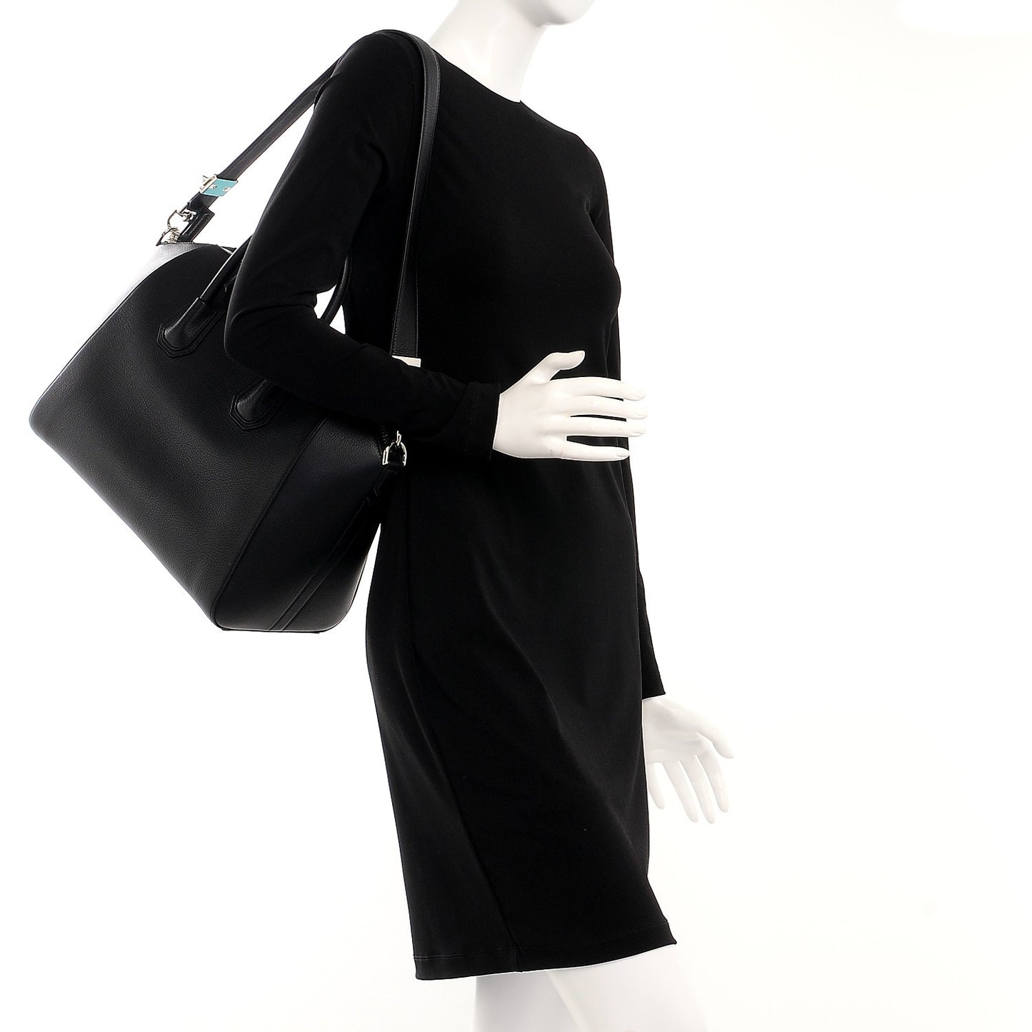 Sugar Goatskin Medium Antigona Black