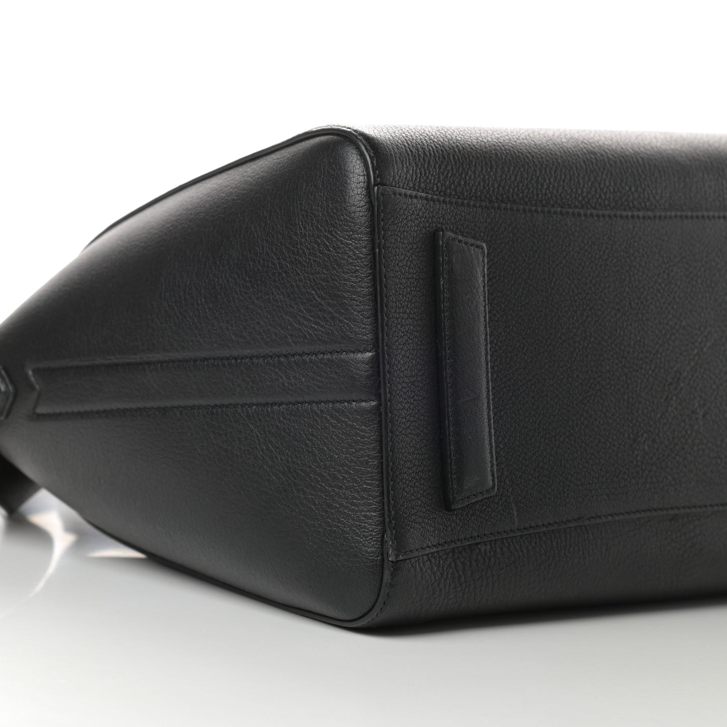 Sugar Goatskin Medium Antigona Black