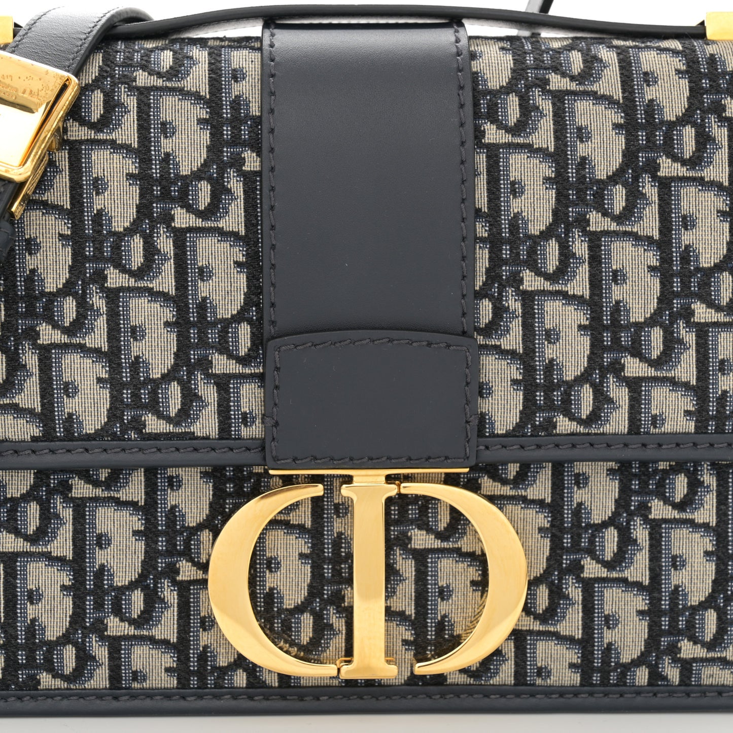 Oblique 30 Montaigne Flap Bag Blue