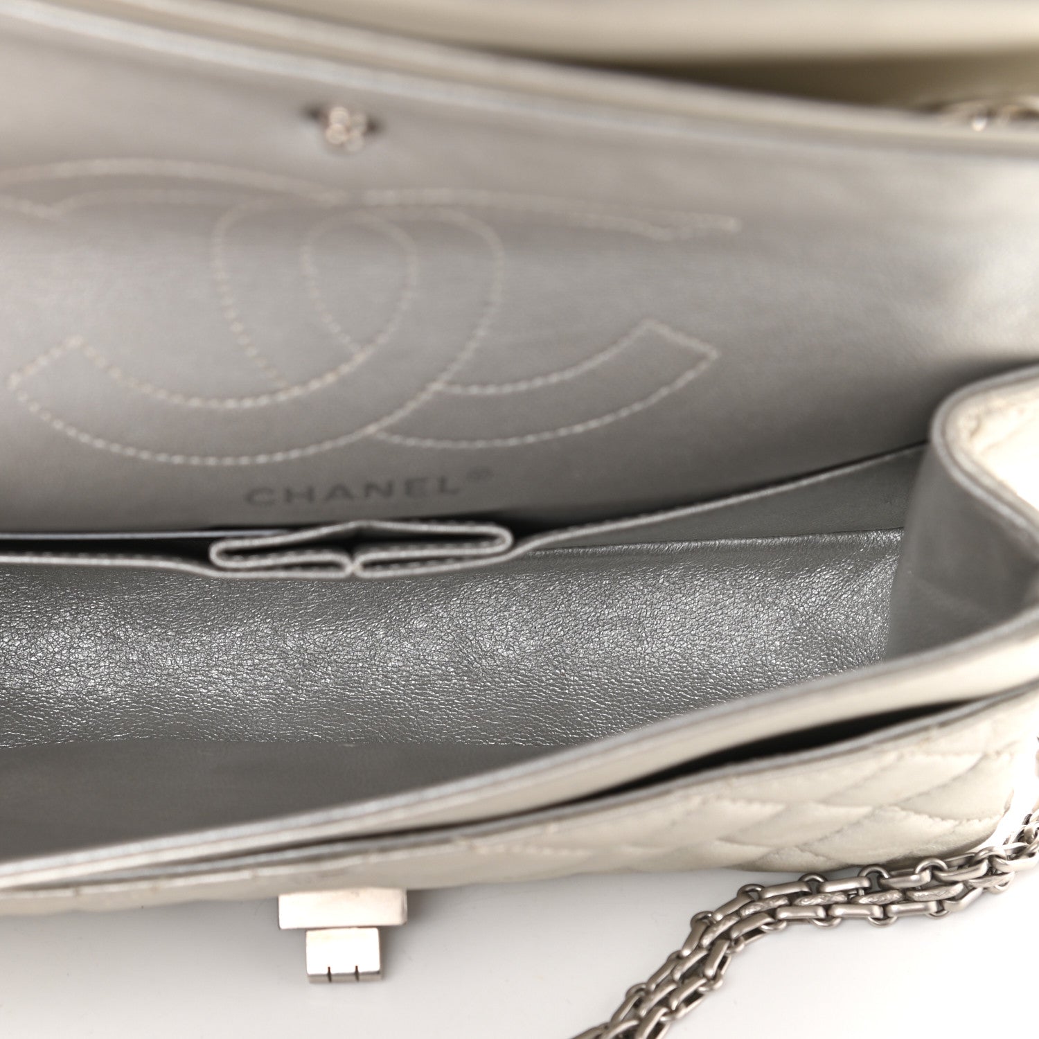 Chanel Metallic Lambskin Quilted 2.55 Reissue 225 Flap Silver 5 of 9