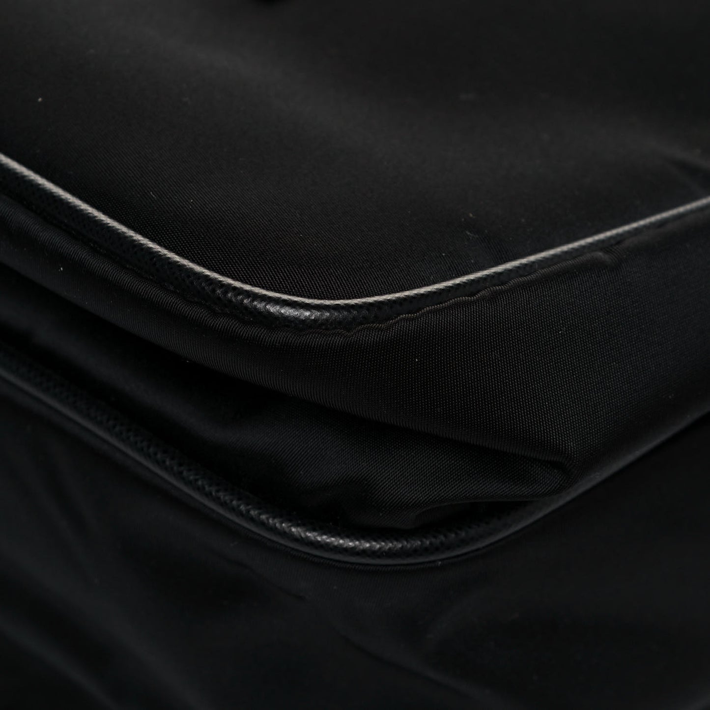 Tessuto Nylon Saffiano Logo Messenger Bag Black