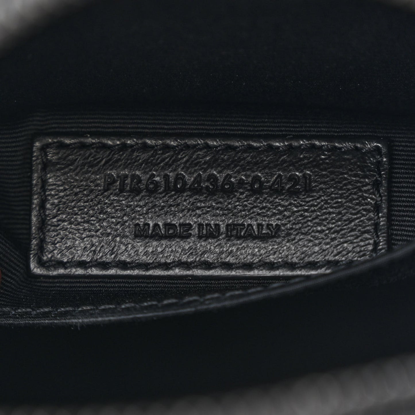 Calfskin Matelasse Chevron Round Vinyle Camera Bag Black
