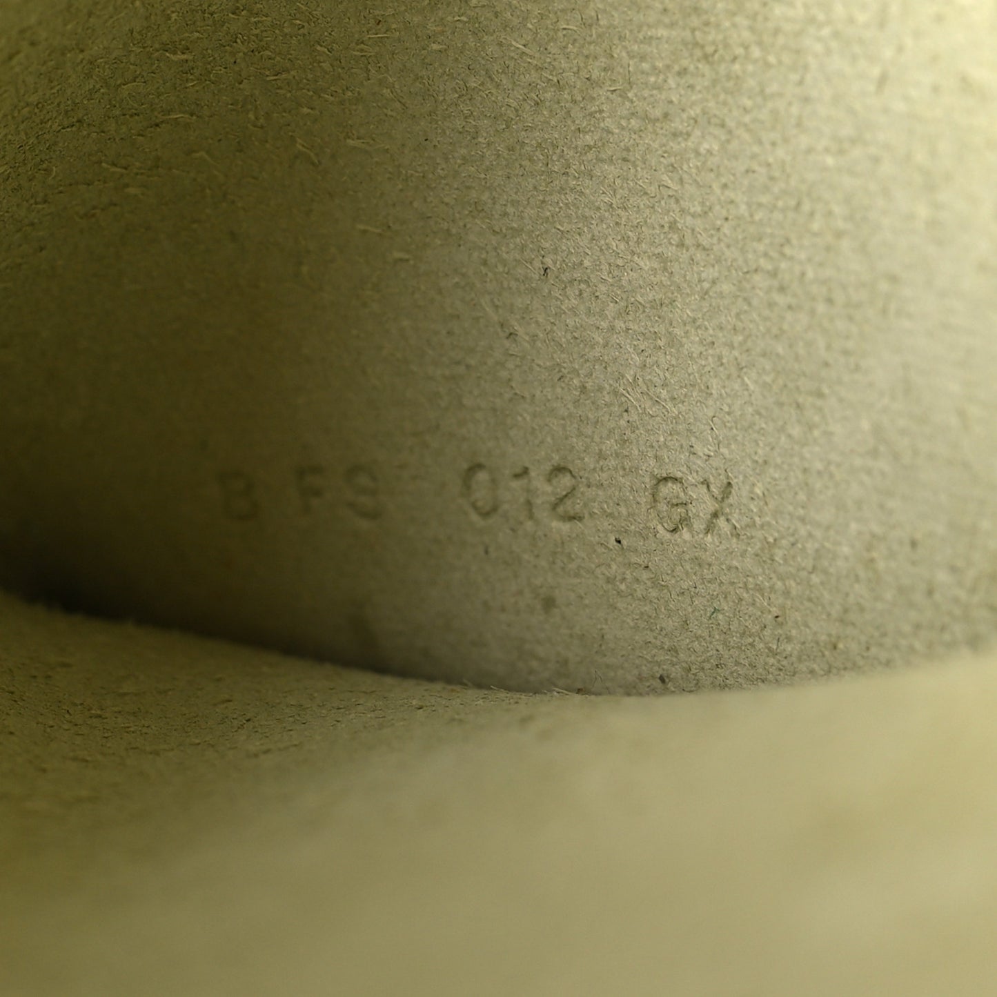 Epsom Tarmac PM Passport Holder Jaune Milton