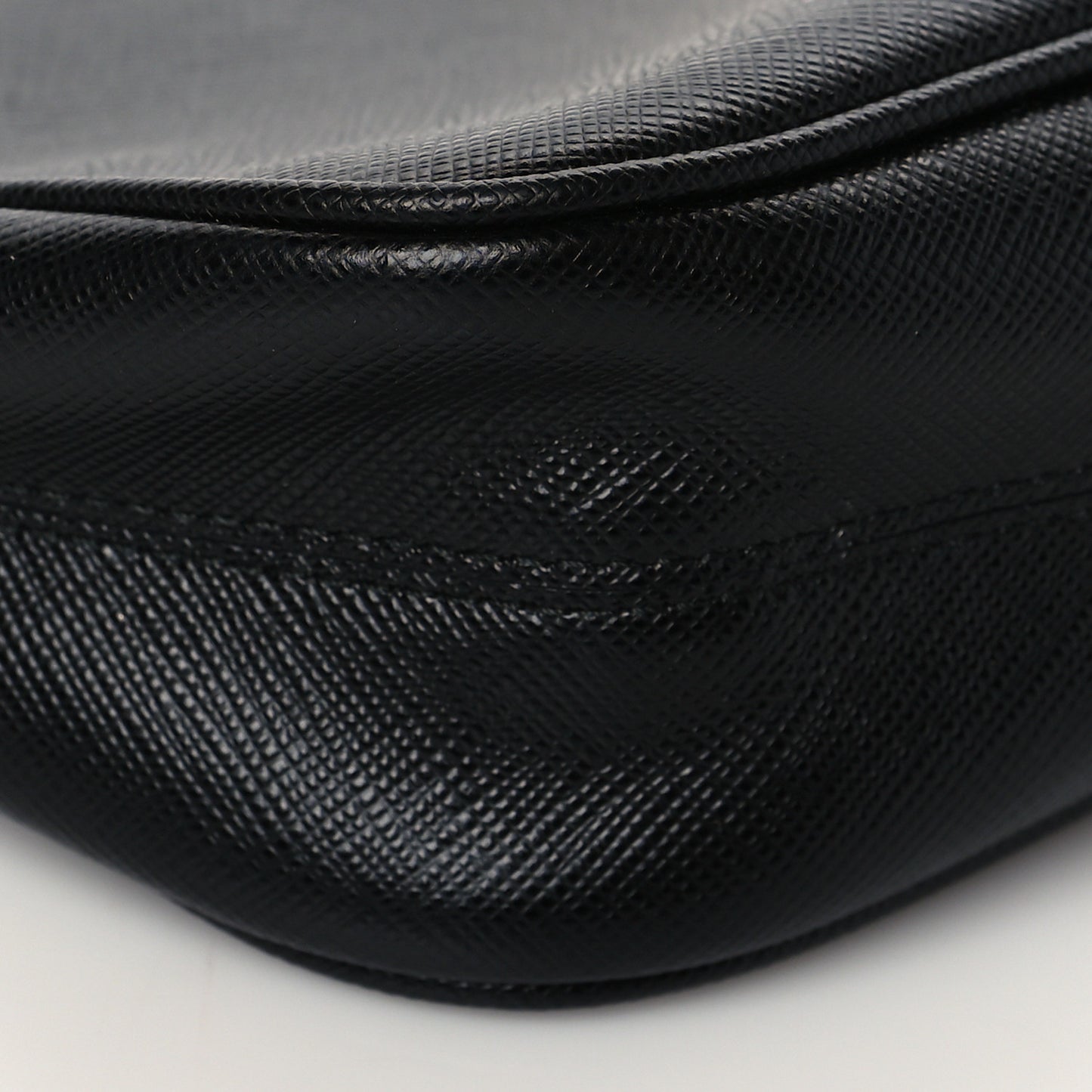 Saffiano Lux Re-Edition 2005 Shoulder Bag Black