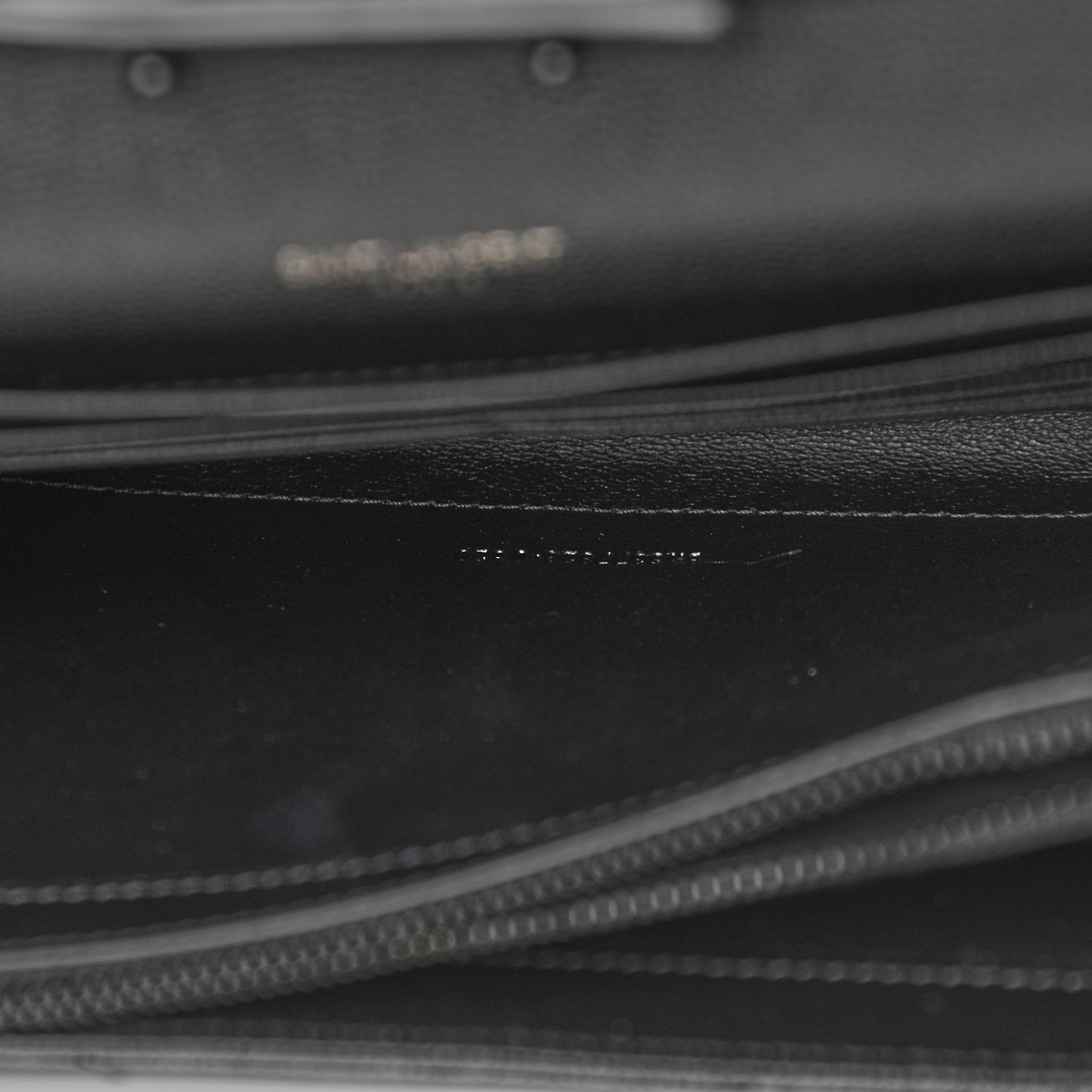 Grain De Poudre Matelasse Chevron Monogram Monochrome Chain Wallet Black