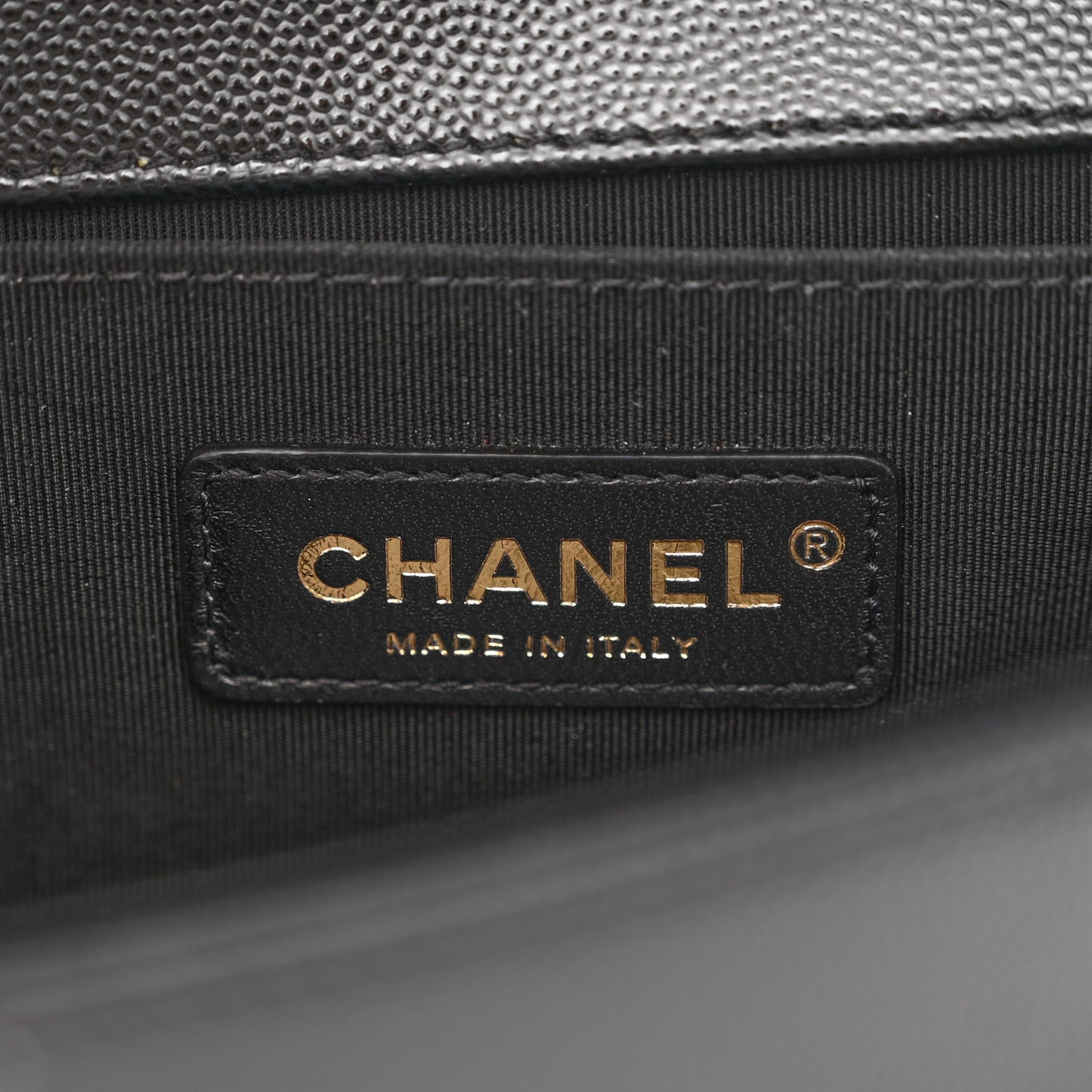 Caviar Quilted Medium Boy Flap Black