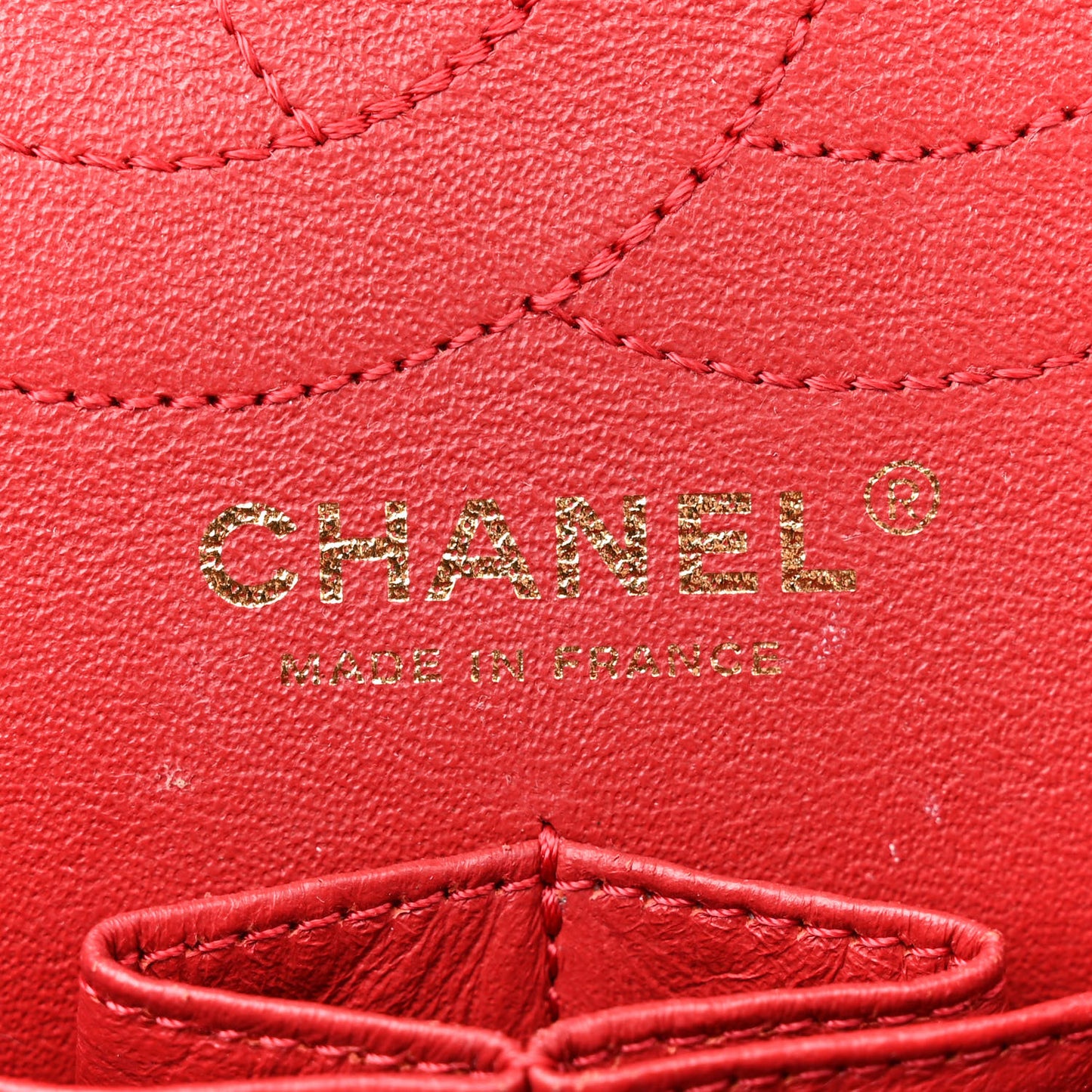 Iridescent Calfskin Quilted 2.55 Reissue 226 Flap Red