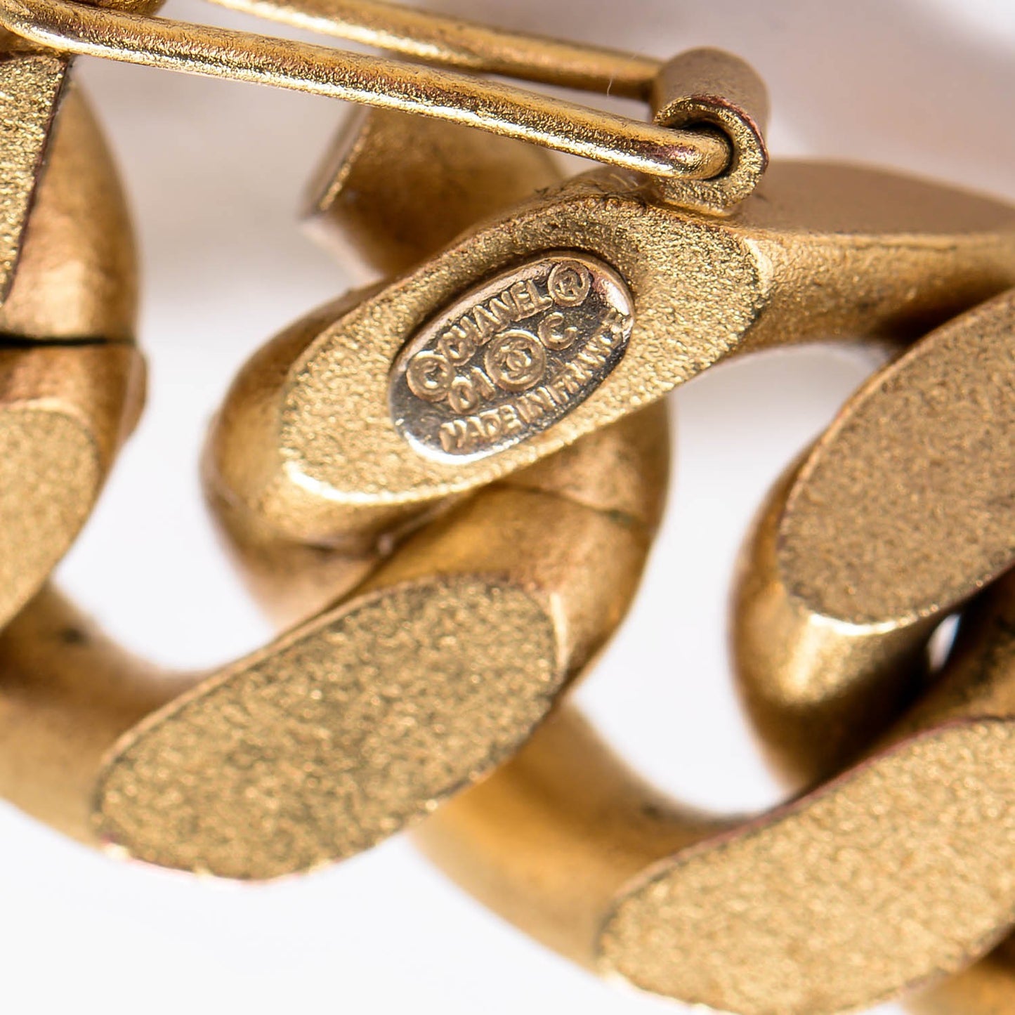 Chain Logo Bracelet Gold